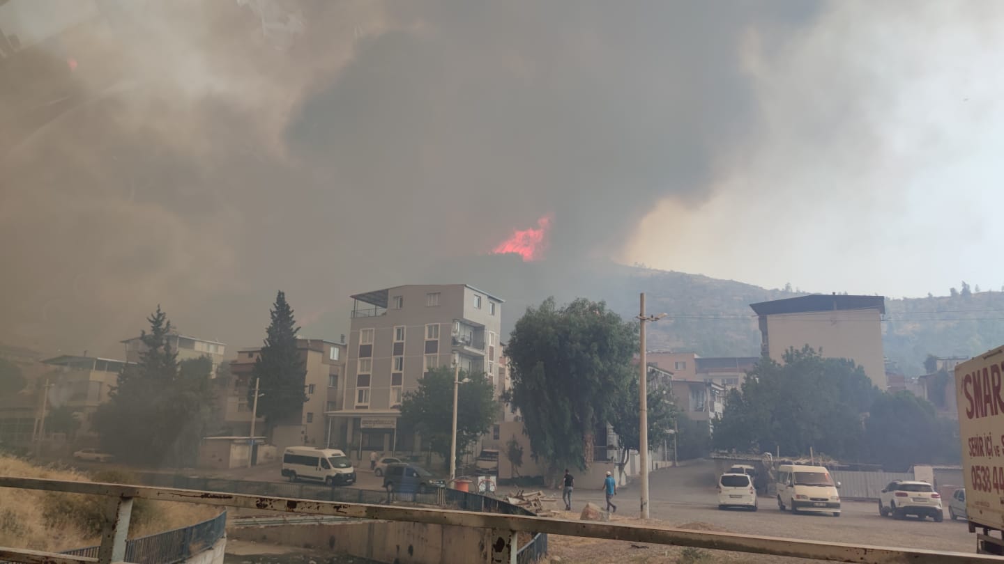 Karşıyaka'nın ciğerleri yanıyor! 1