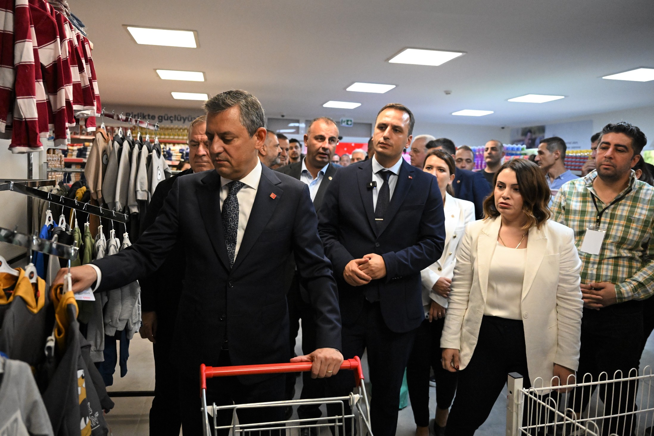 CHP Genel Başkanı Özger Özel Bornova’da 3