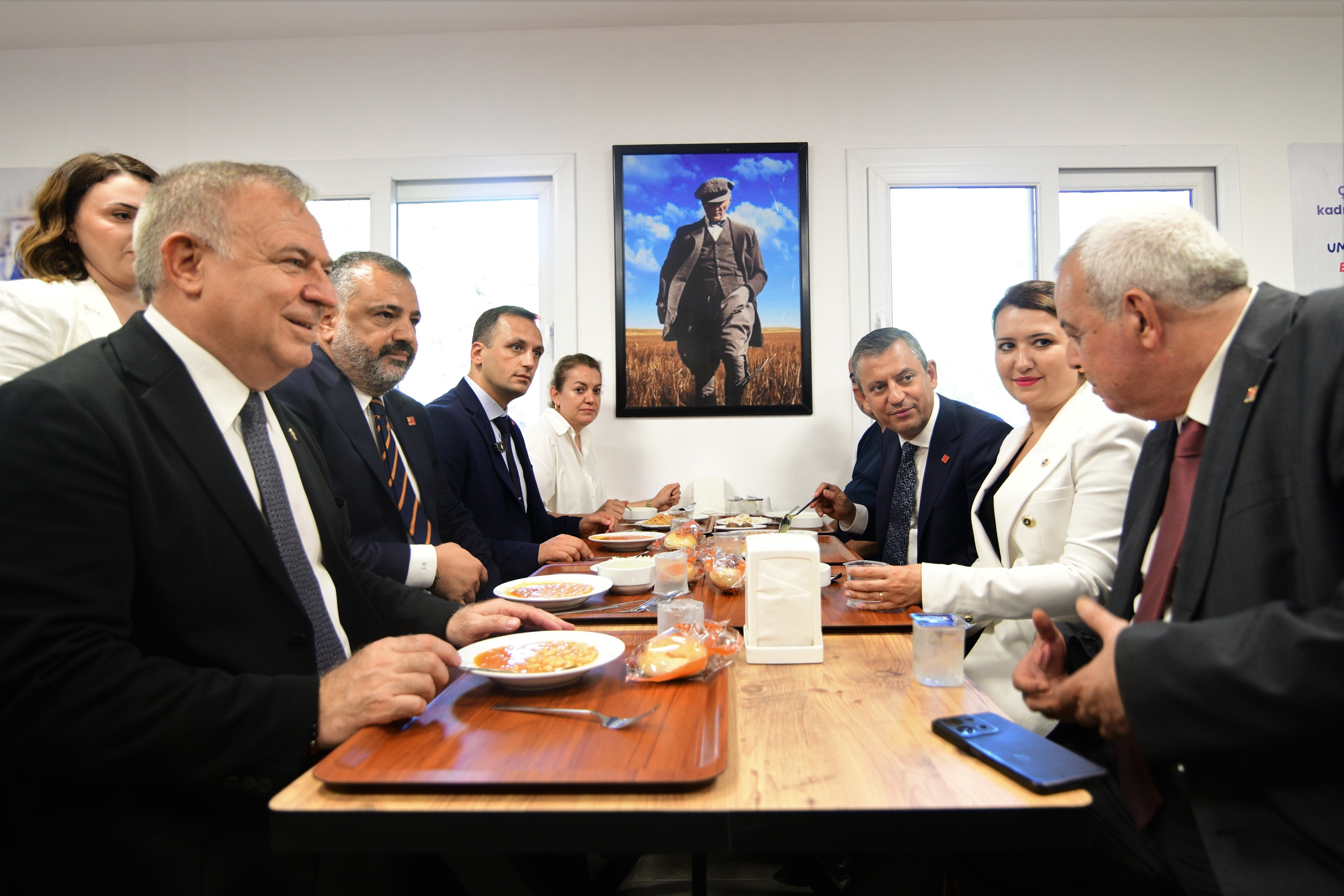 CHP Genel Başkanı Özger Özel Bornova’da 6