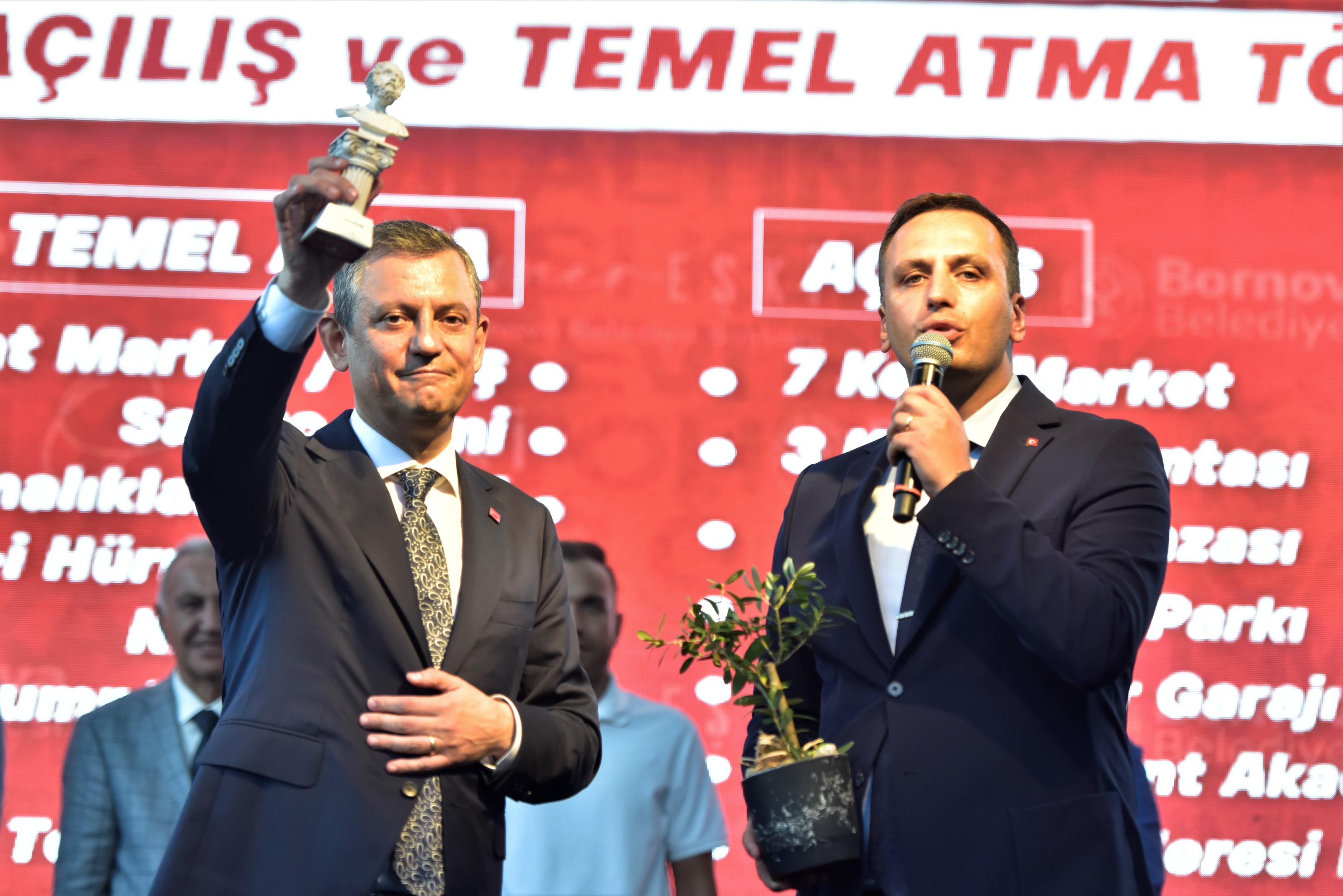 CHP Genel Başkanı Özger Özel Bornova’da 7