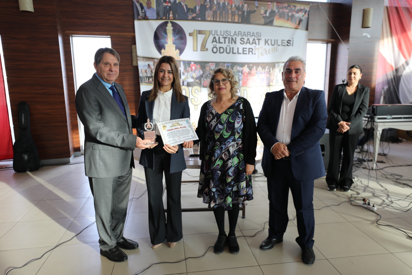 17. Uluslararası Altın Saat Kulesi Ödülleri Coşkuyla Başladı 7