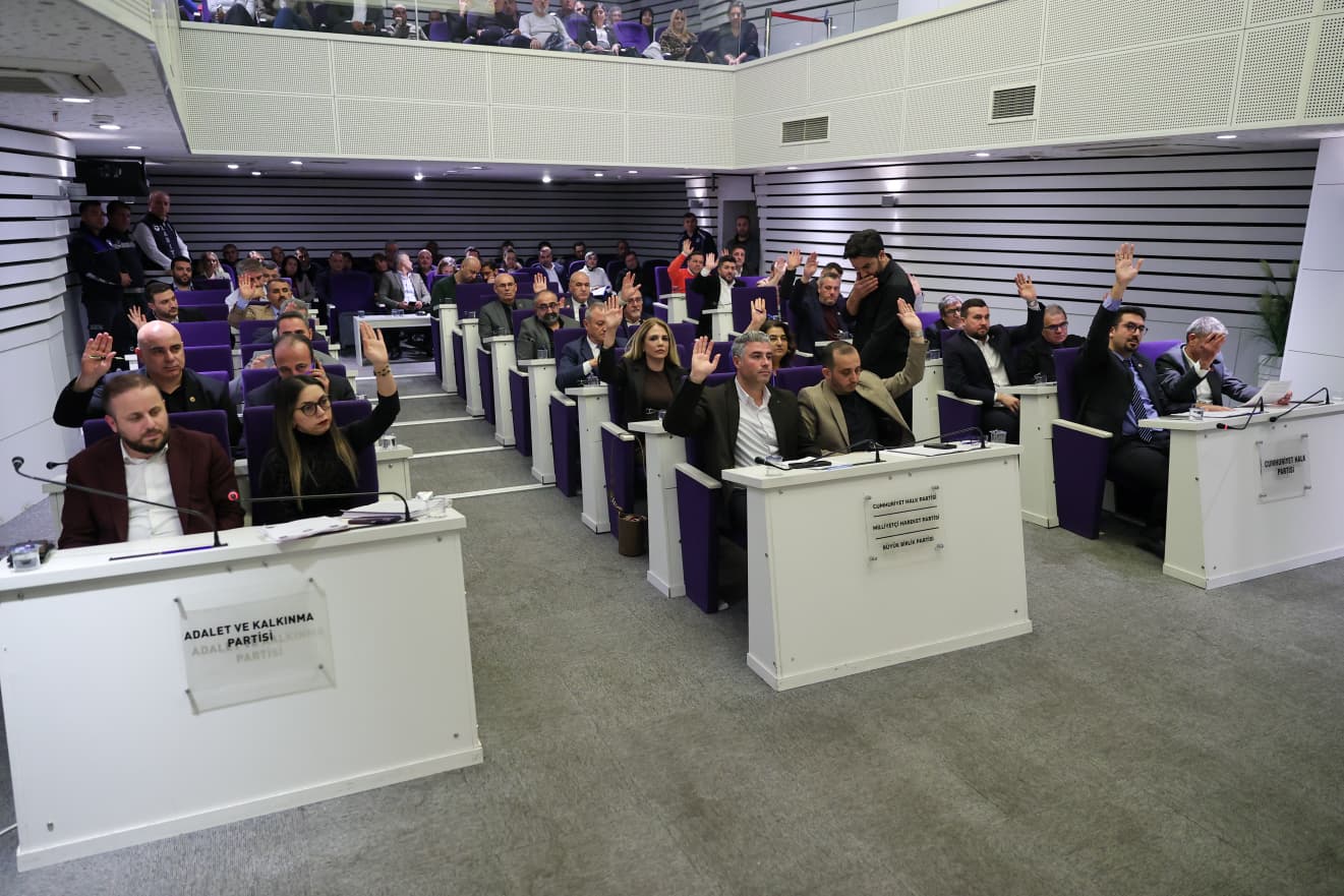 Buca Meclisi AK Parti Grubu'nda “Çatlak” Tartışması: Komisyonda ‘Evet’, Mecliste ‘Ret’ 1