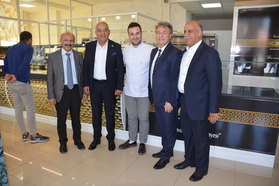 Polat ve İduğ'dan BornovaIı Esnafa AVM Sözü
