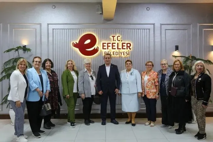 Efeler'in kadın gücü Türkiye'ye örnek oldu: Konsey üyelerinden tam not