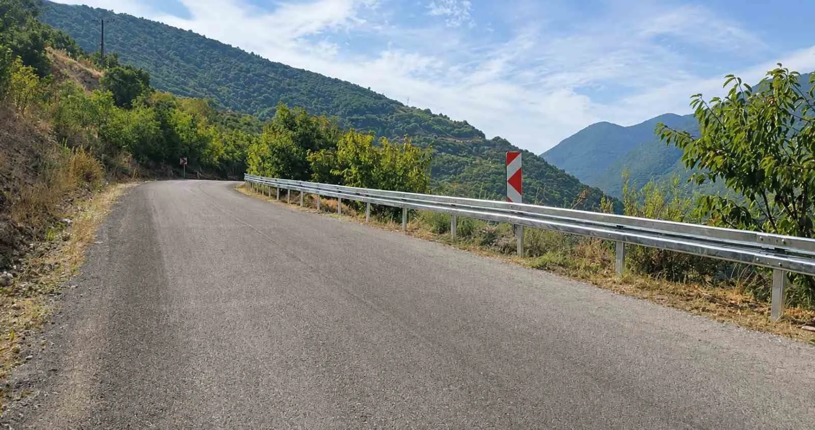 Manisa yollarında kaza riskine karşı dev önlem: 33 bin metre bariyer döşeniyor