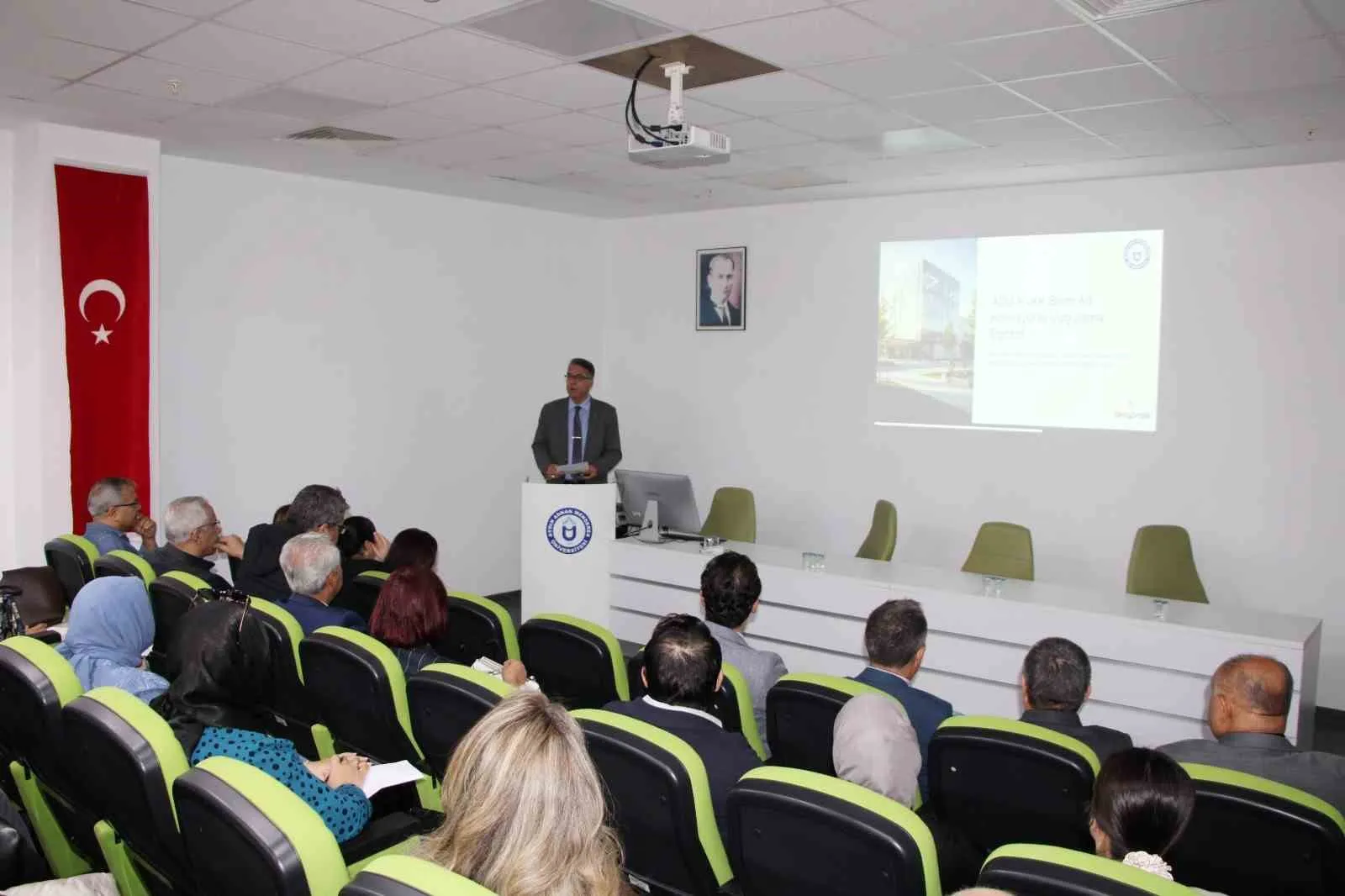 ADÜ'de veri güvenliği için kritik buluşma: Uzman isimden uygulamalı eğitim