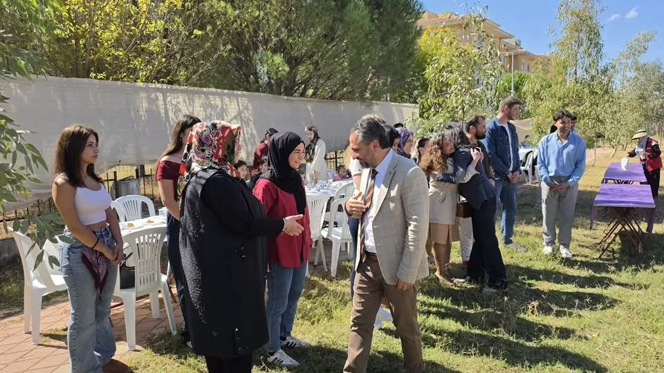 Muğla’da anlamlı buluşma: Gençler ve yaşlılar aynı sofrada birleşti