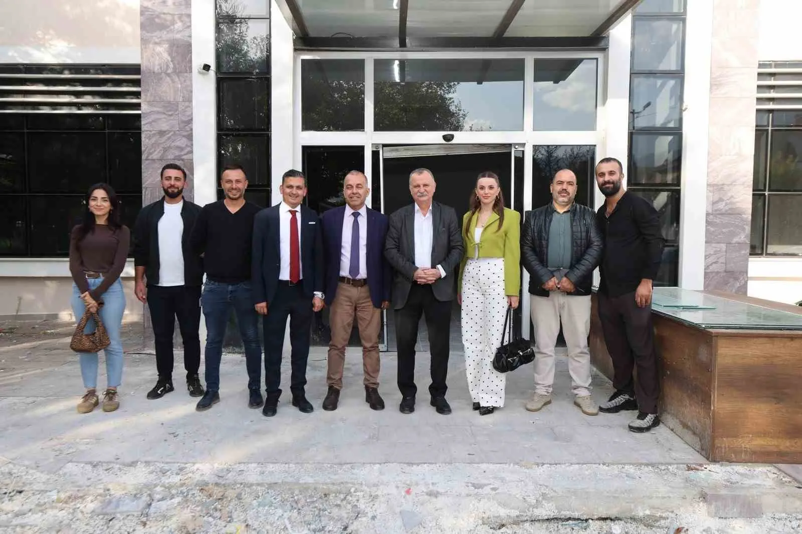 Yunusemre’de eğitim seferberliği: Öğretmenler Günü’ne özel dev yatırım