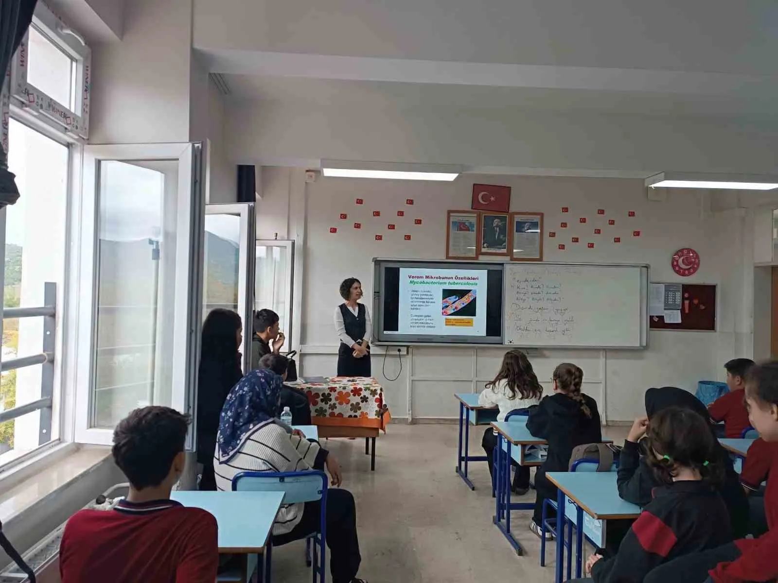 Beyağaç’ta veremle mücadele seferberliği: Gençler sağlık için bilgilendirildi