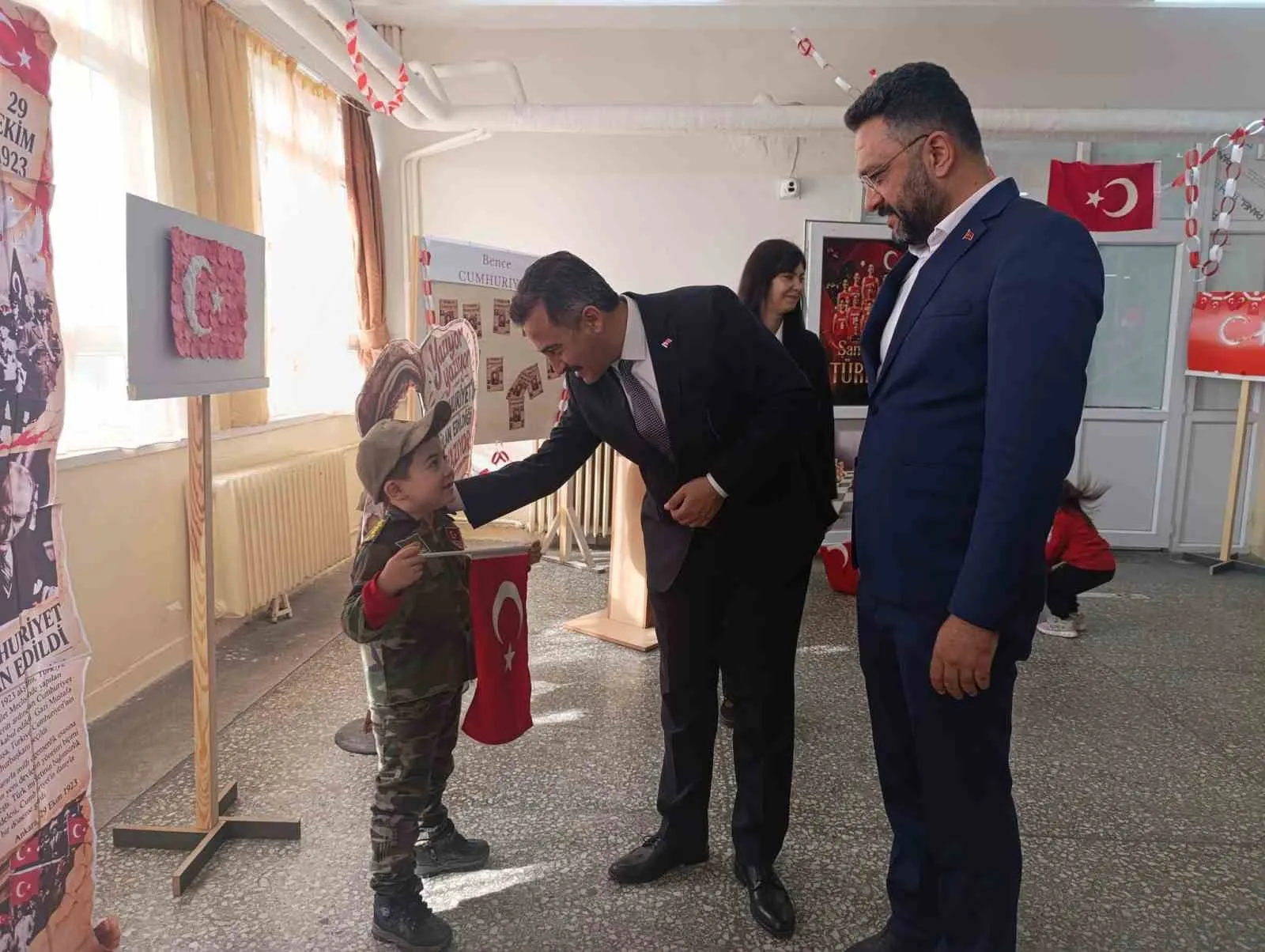 Bolvadin’de Cumhuriyet coşkusu: Öğrencilerden 101. yıla özel tarih yolculuğu