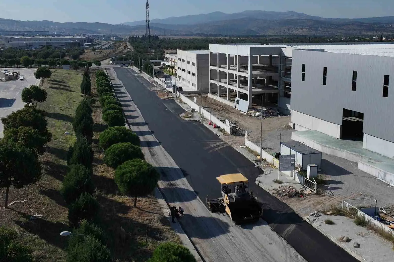 Manisa sanayisinde ulaşım çilesi bitiyor: Kritik güzergâhta asfalt seferberliği