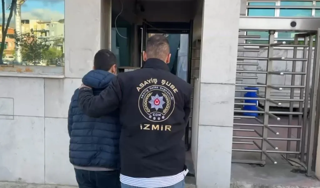 İzmir polisinden firarilere geçit yok: Onlarca yıl hapis cezası olan isimler yakalandı