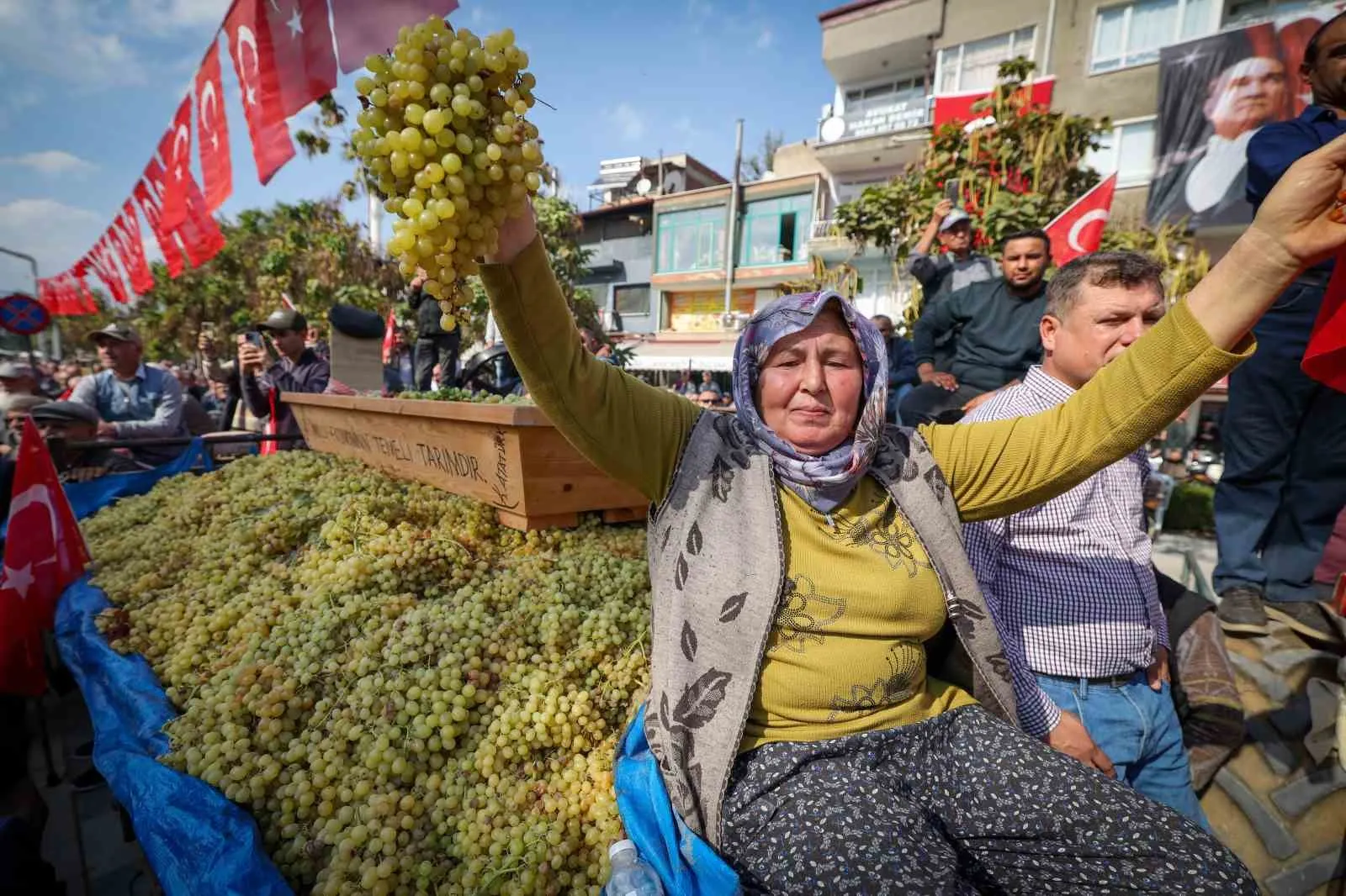 Sarıgöl’de üreticinin isyanına 7 maddelik reçete: "İktidara gelince bu düzeni değiştireceğiz"