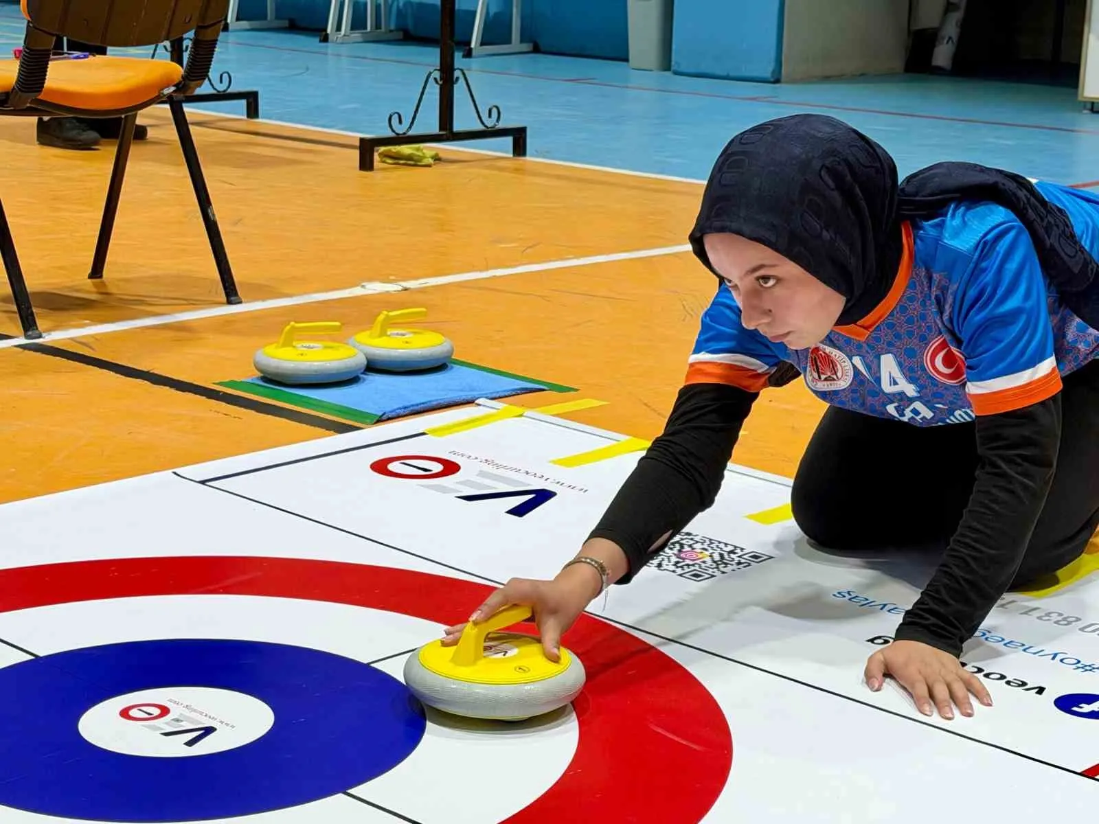 Afyonkarahisar'da curling heyecanı zirvede: Şimşek rüzgarı esti