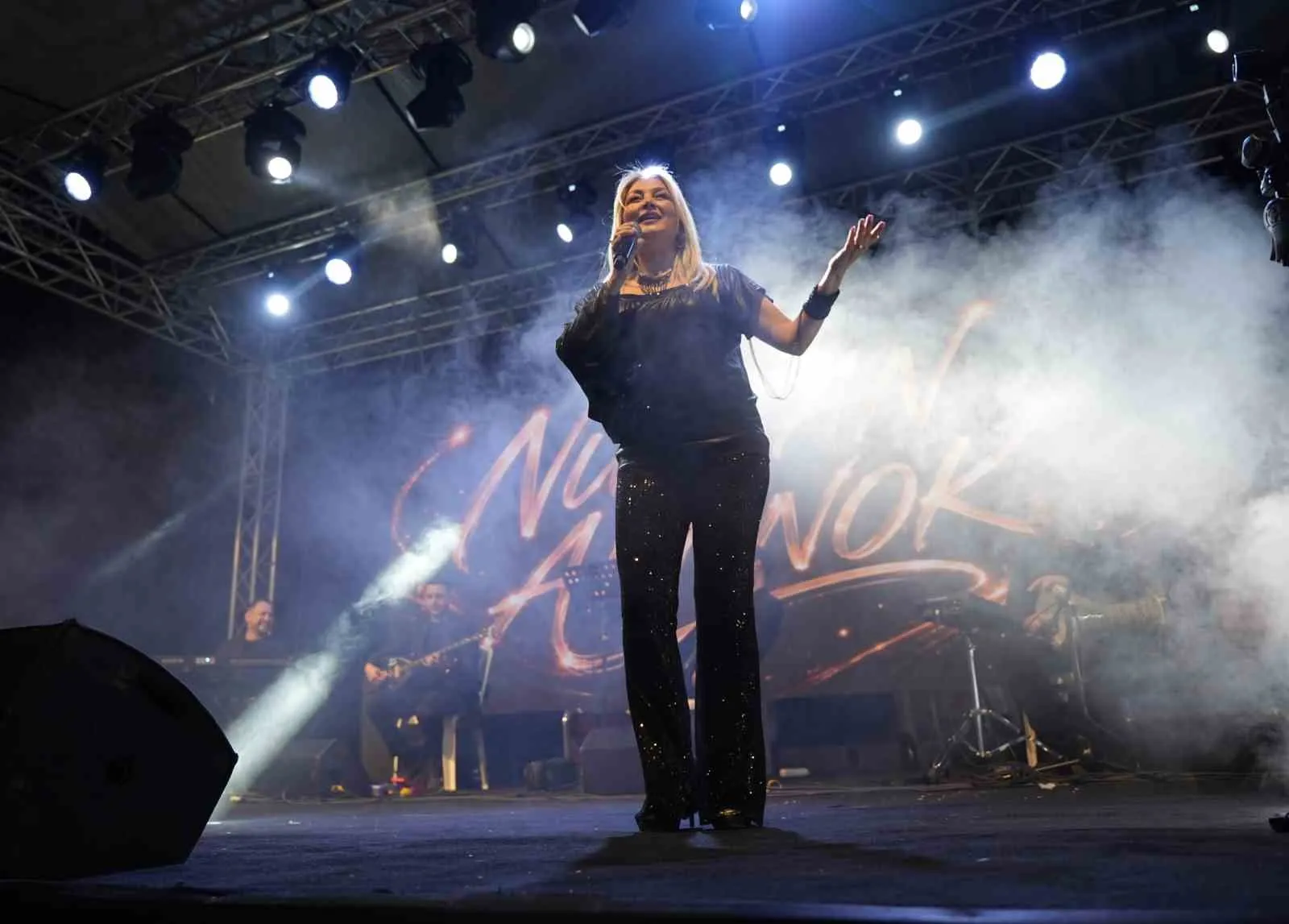 Babadağ’da müzik ziyafeti: Nurcan Altınok festival coşkusunu zirveye taşıdı