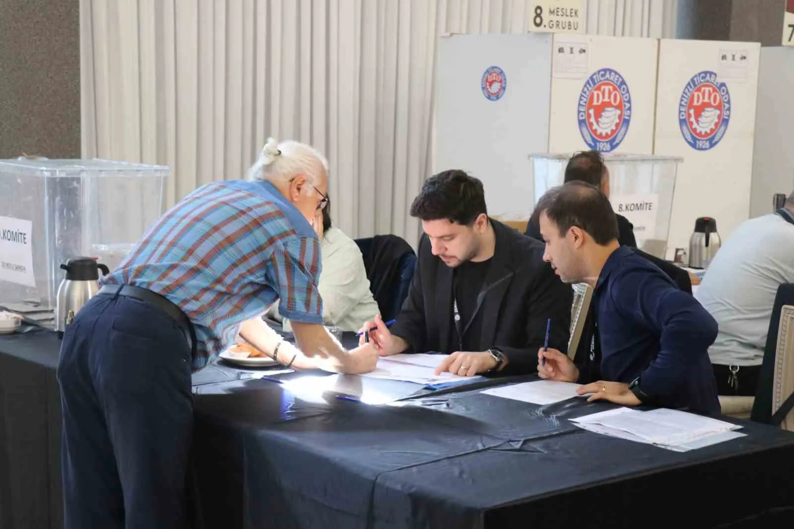 Denizli iş dünyasında sandık heyecanı: DTO’da yeni dönem için oylar kullanılıyor
