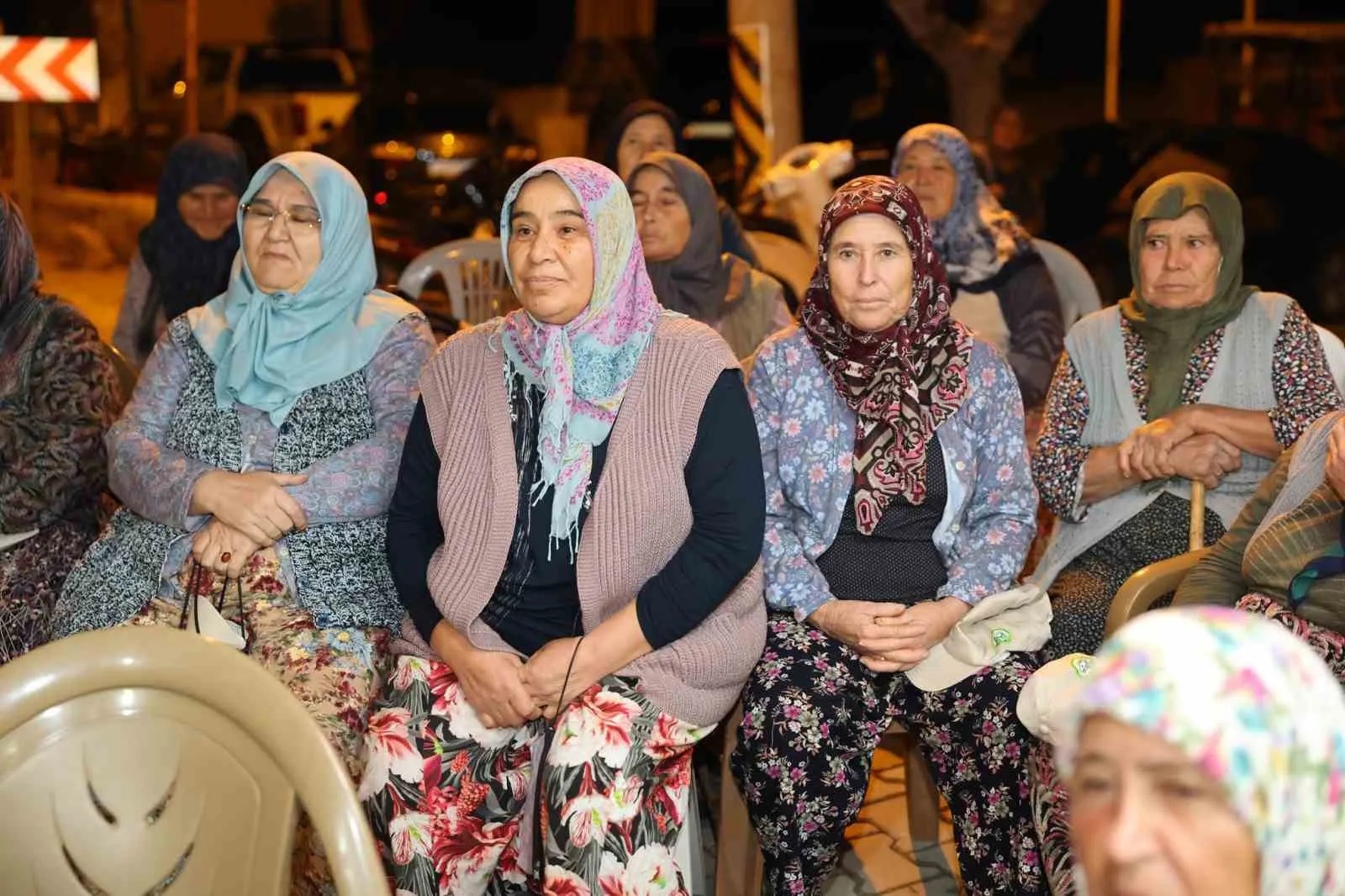 Şehzadeler'de çözüm mesaisi: Başkan Şimşek mahalleliyle buluştu