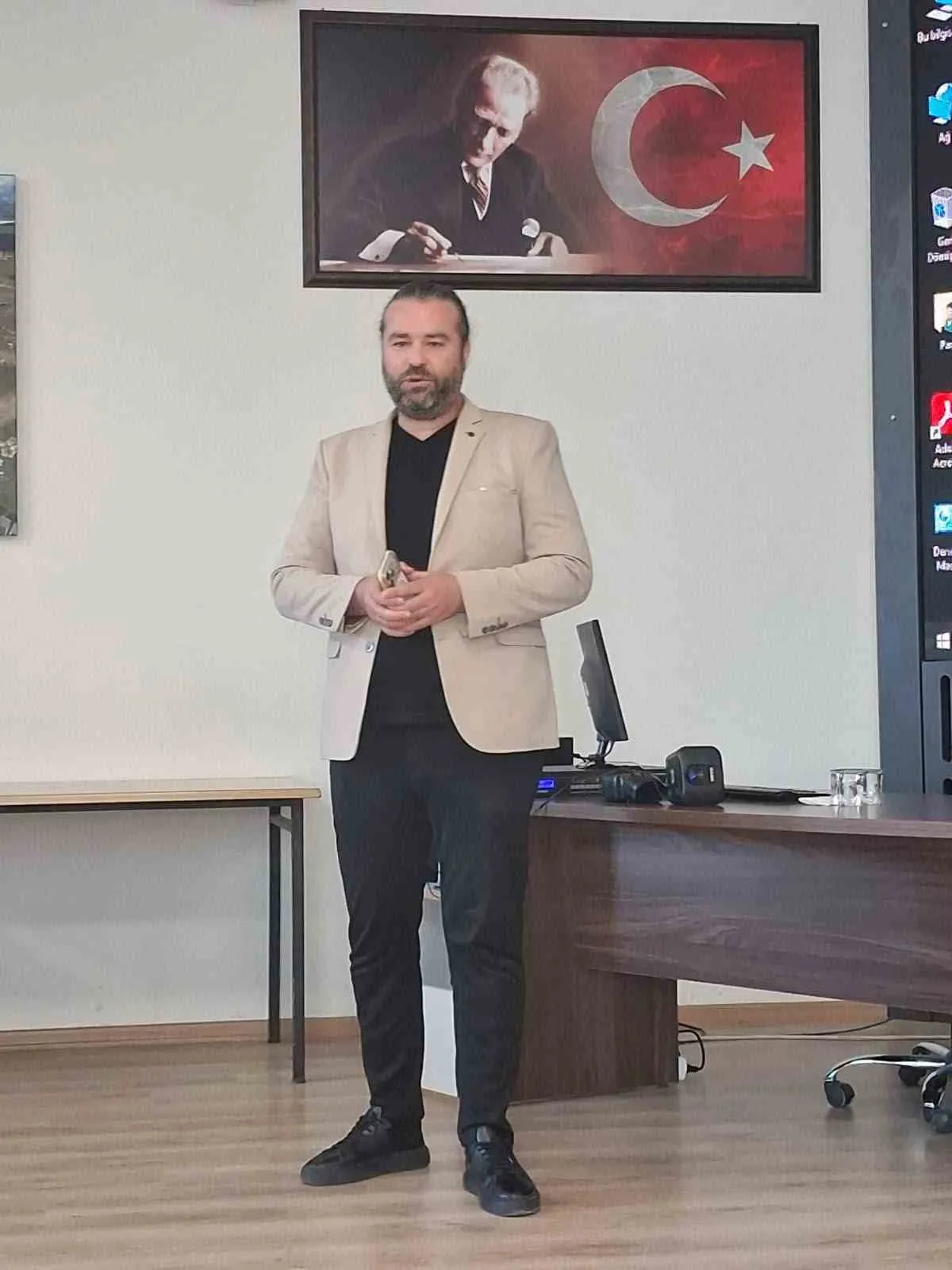 Genç iletişimcilere kariyer reçetesi: Diplomanın ötesine geçin