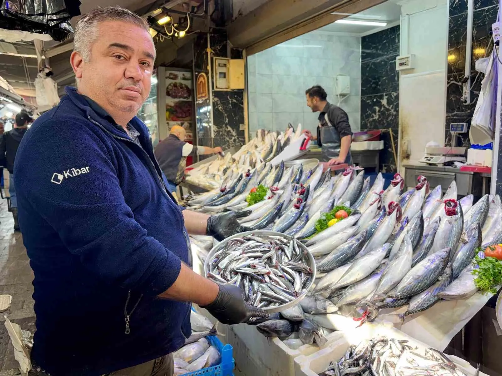 İzmir sofralarında palamut bayramı: Fiyatlar 20 yılın dibini gördü