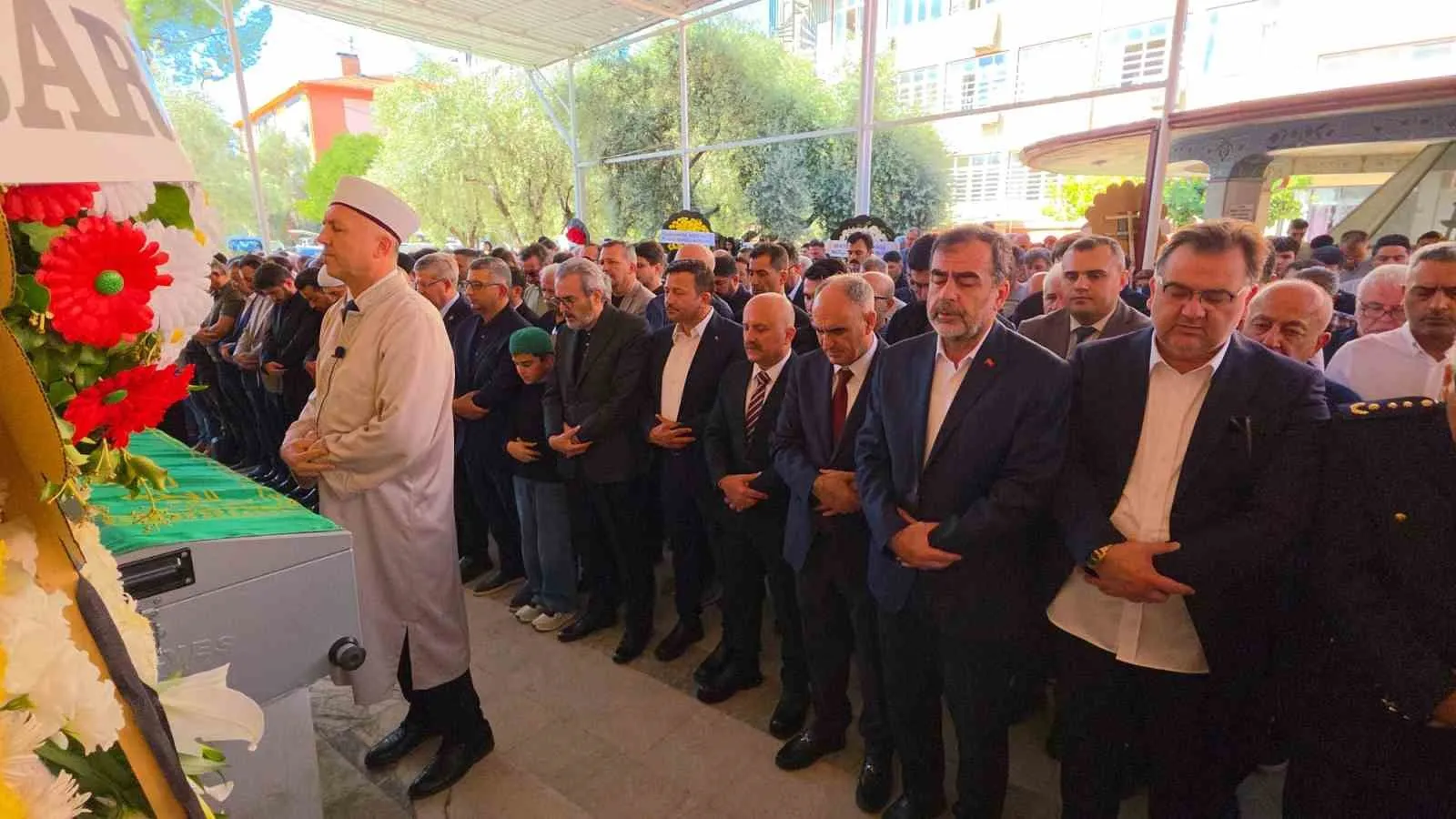 Nazilli'de son görev: Siyaset ve iş dünyası Hasan Özdil'i uğurladı