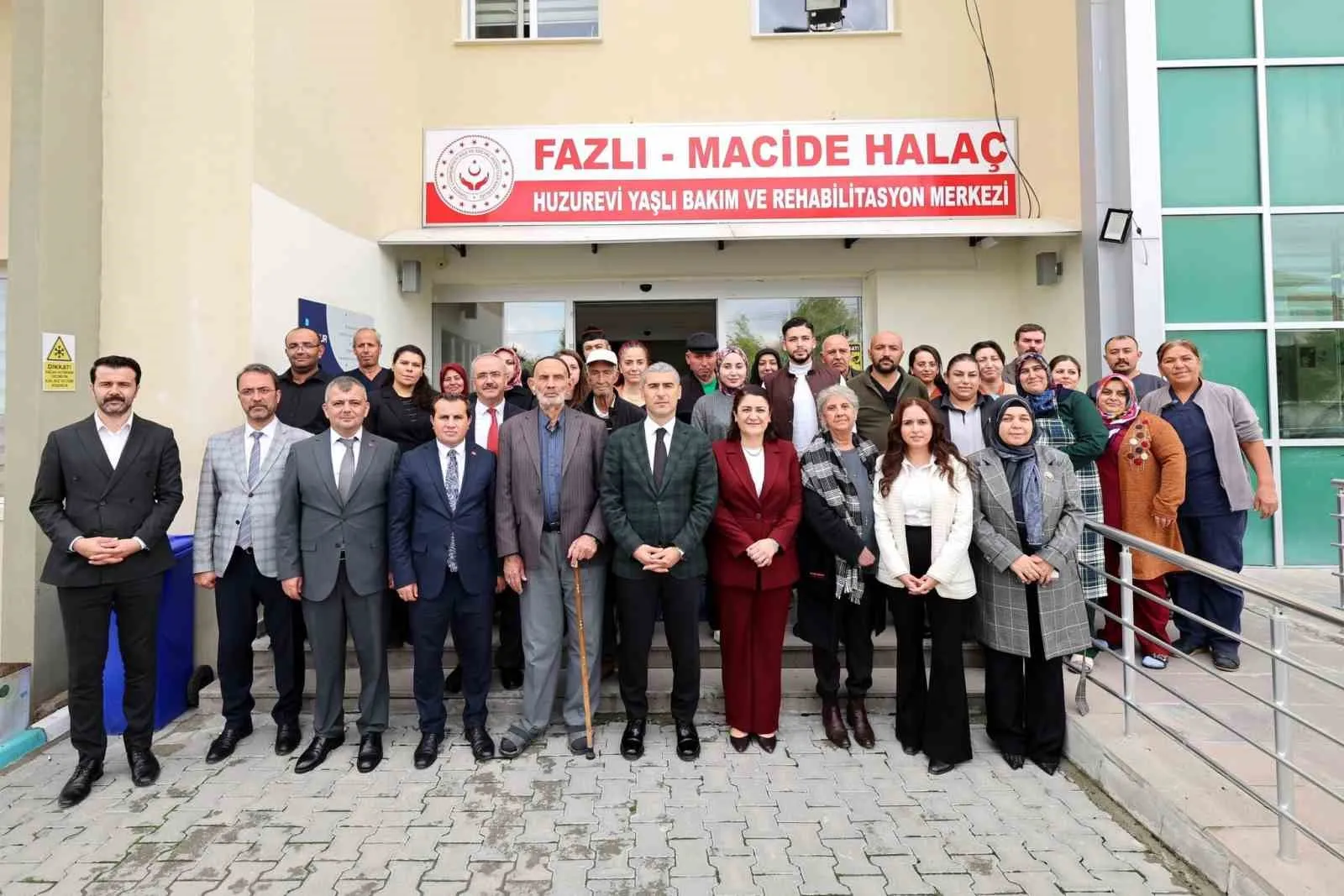 Afyonkarahisar'da vefa günü: Vali Aktaş huzurevi sakinleriyle buluştu