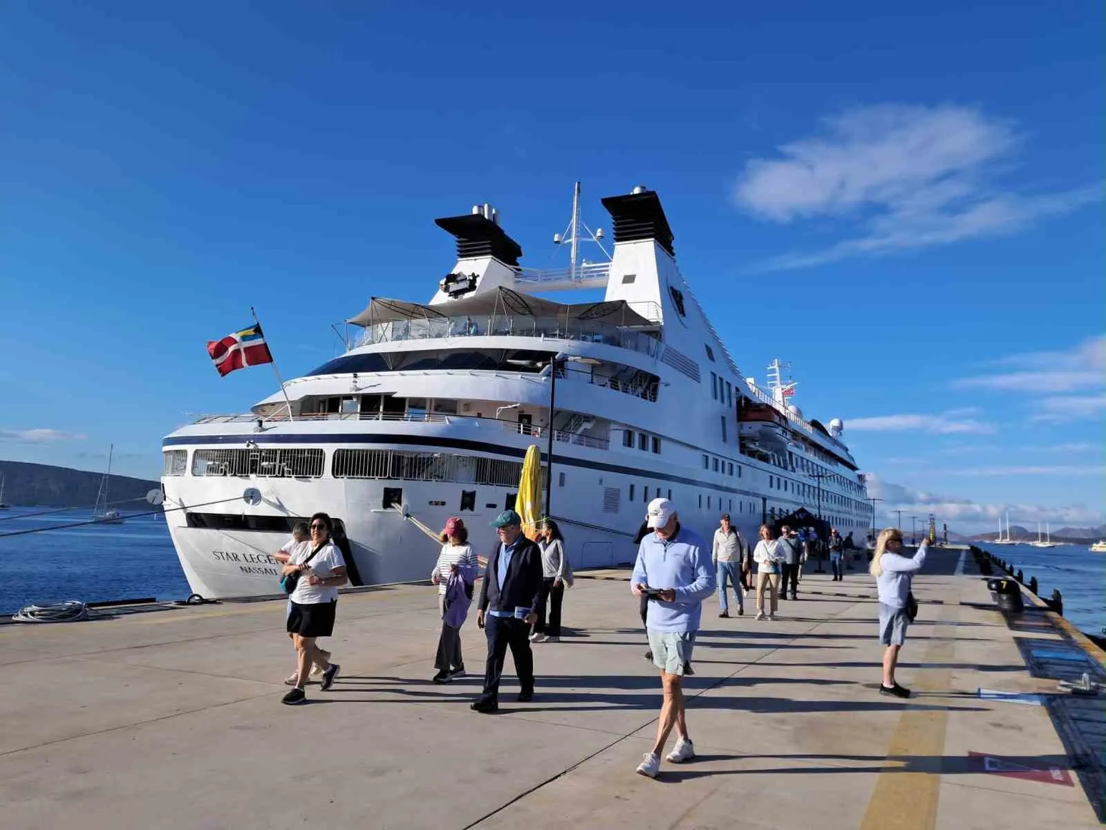 Ege'nin turizm rotasinda lüks durak: Star Legend Bodrum'a demir attı