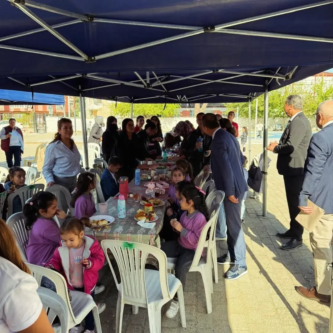 Yenipazar’da okul sıralarından kahvaltı sofralarına uzanan lezzetli dayanışma