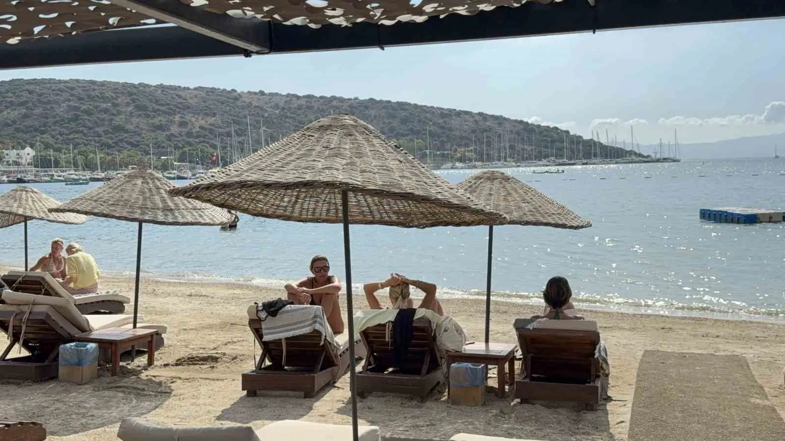 Türkiye kışı beklerken Bodrum yazı yaşıyor: Termometreler 30 dereceyi gösterdi