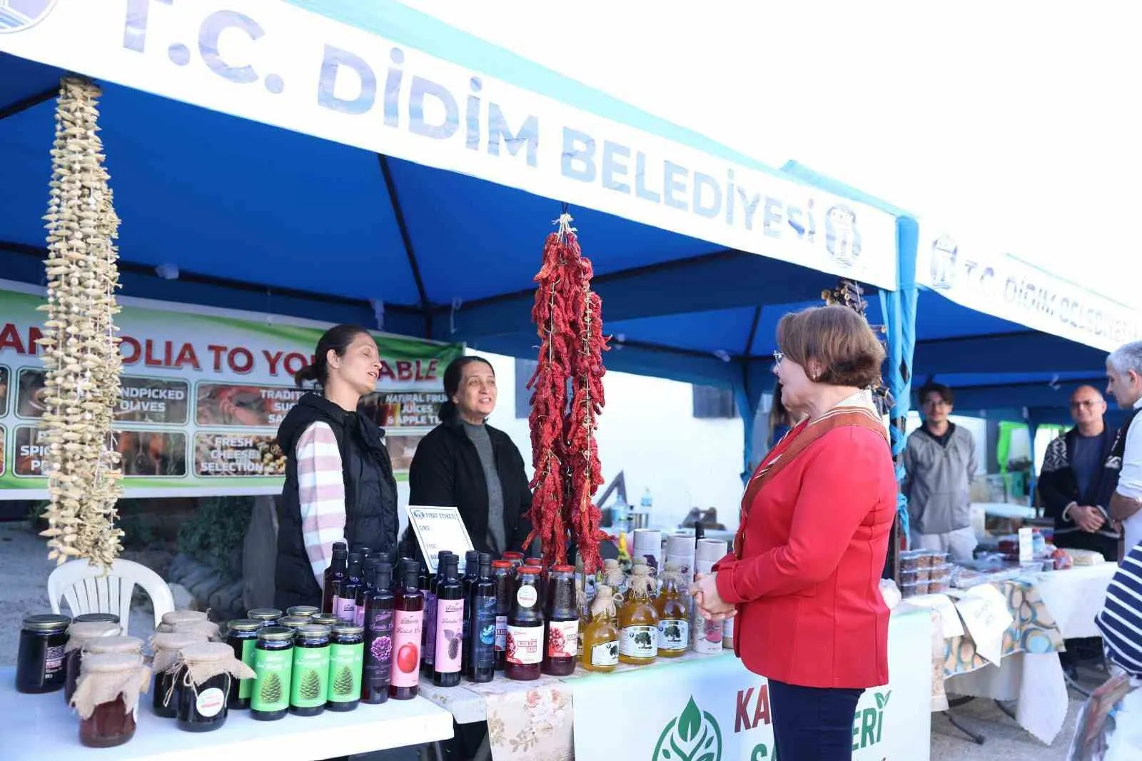 Didim’de toprak bereketi şenlikle taçlandı: Üreticinin emeği dört gün boyunca sahnedeydi