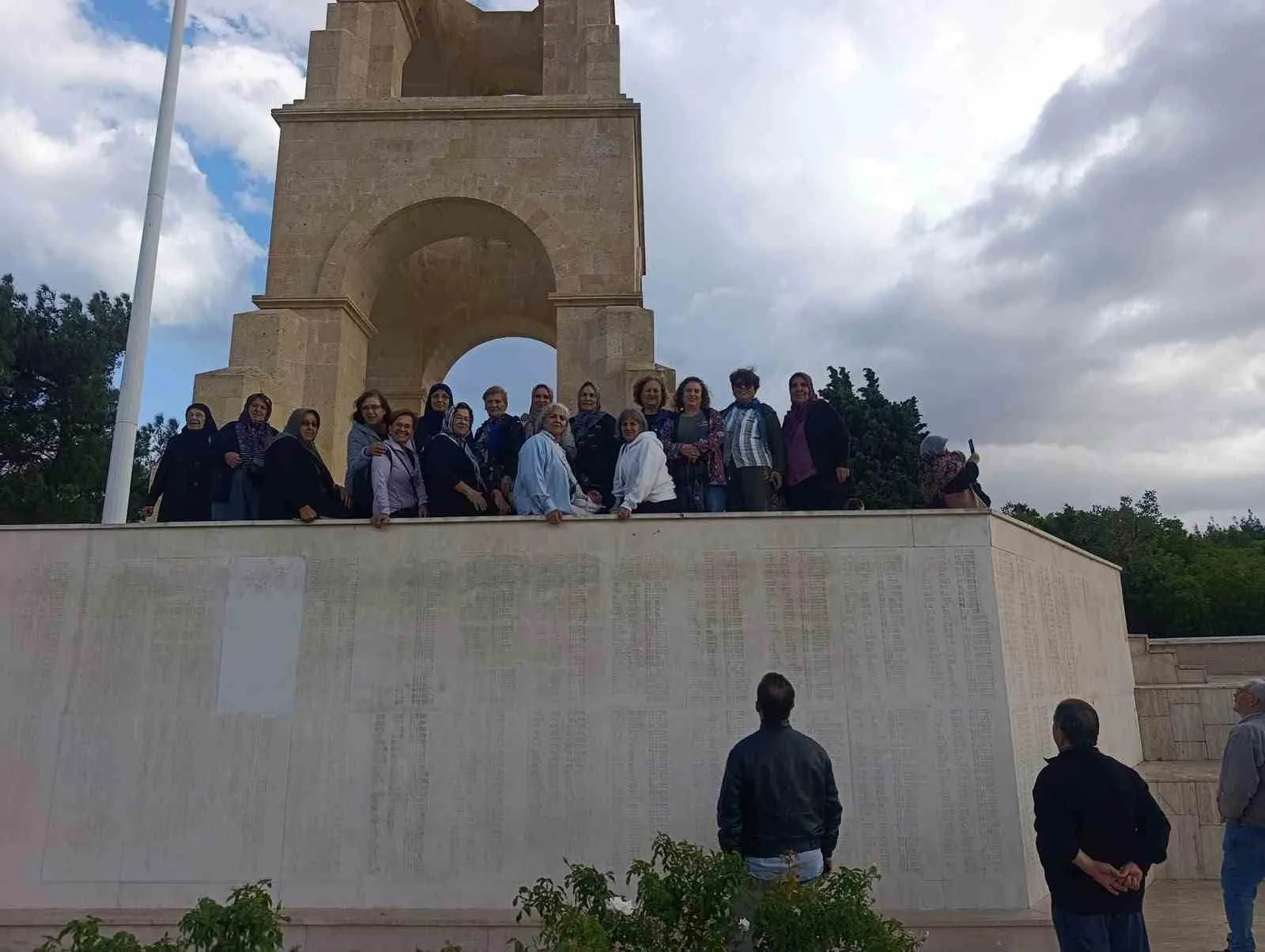 Sarıgöllü kadınların Çanakkale çıkarması: Tarihi yolculukta unutulmaz anlar