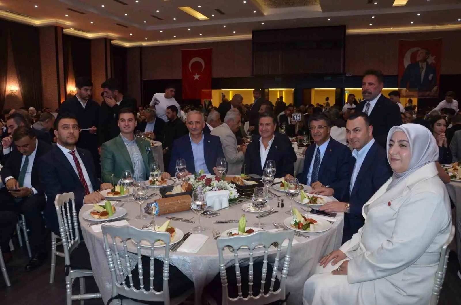 Bodrum’da Van rüzgarı: Siyaset ve kültür dünyası aynı sofrada buluştu