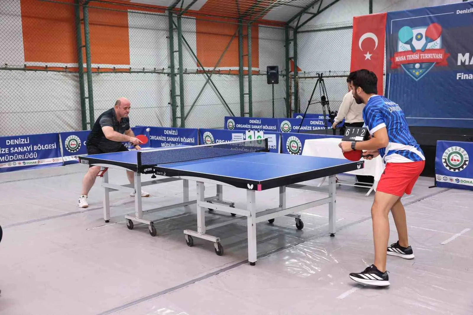 Denizli OSB’de raketler dostluk için konuştu: Şampiyonlar kupalarına kavuştu