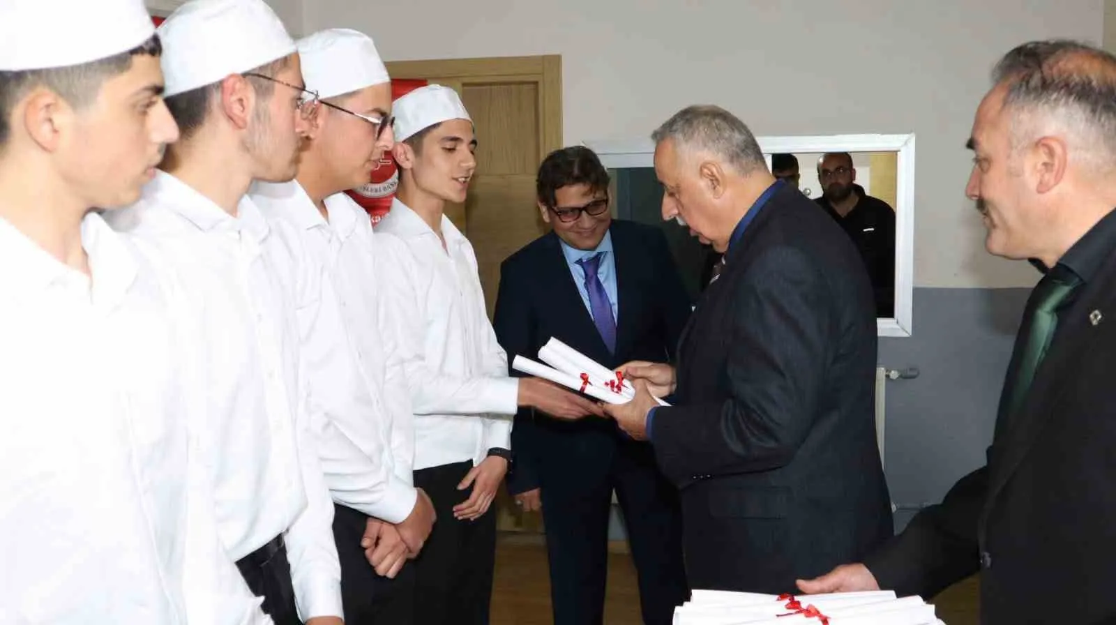 Afyonkarahisar'da 146 hafız için gurur günü: İcazet belgelerini törenle aldılar