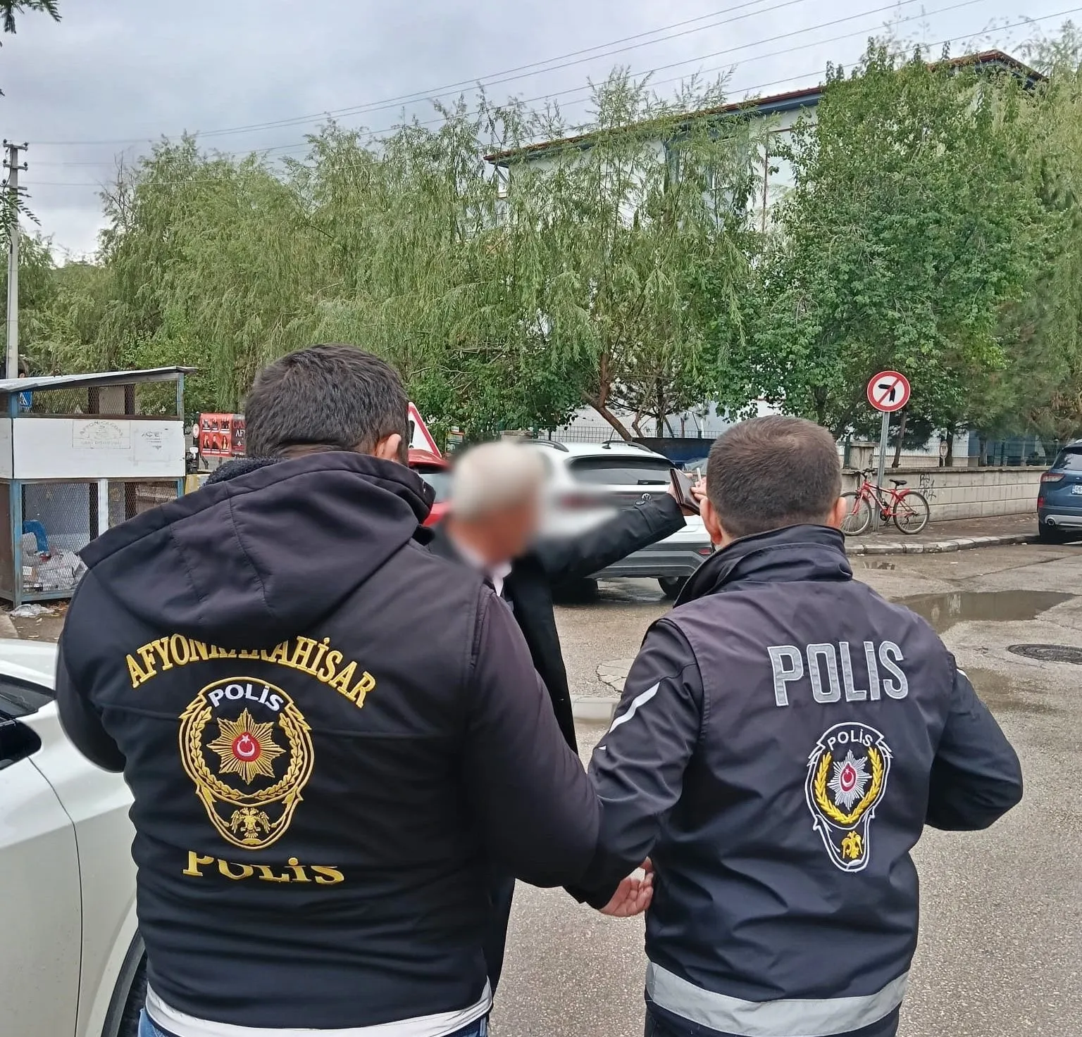 Afyonkarahisar’da öğrencilerin güvenliği için geniş kapsamlı huzur operasyonu