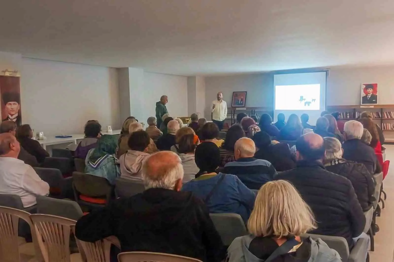 Efeler'de 55 yaş üstü için yeni bir dönem: İkinci Bahar Üniversitesi kapılarını açtı