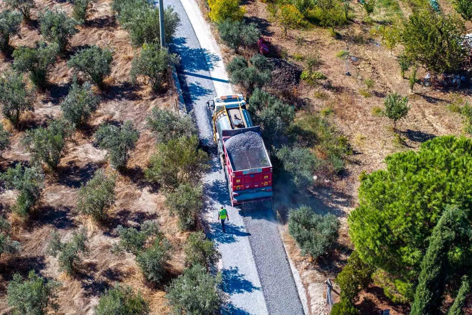 Köprübaşı’nda ulaşım konforu arttı: İki mahallede asfalt seferberliği