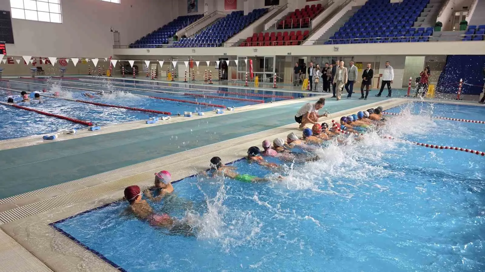 Nazilli’de minik kulaçlar için yeni dönem heyecanı başladı