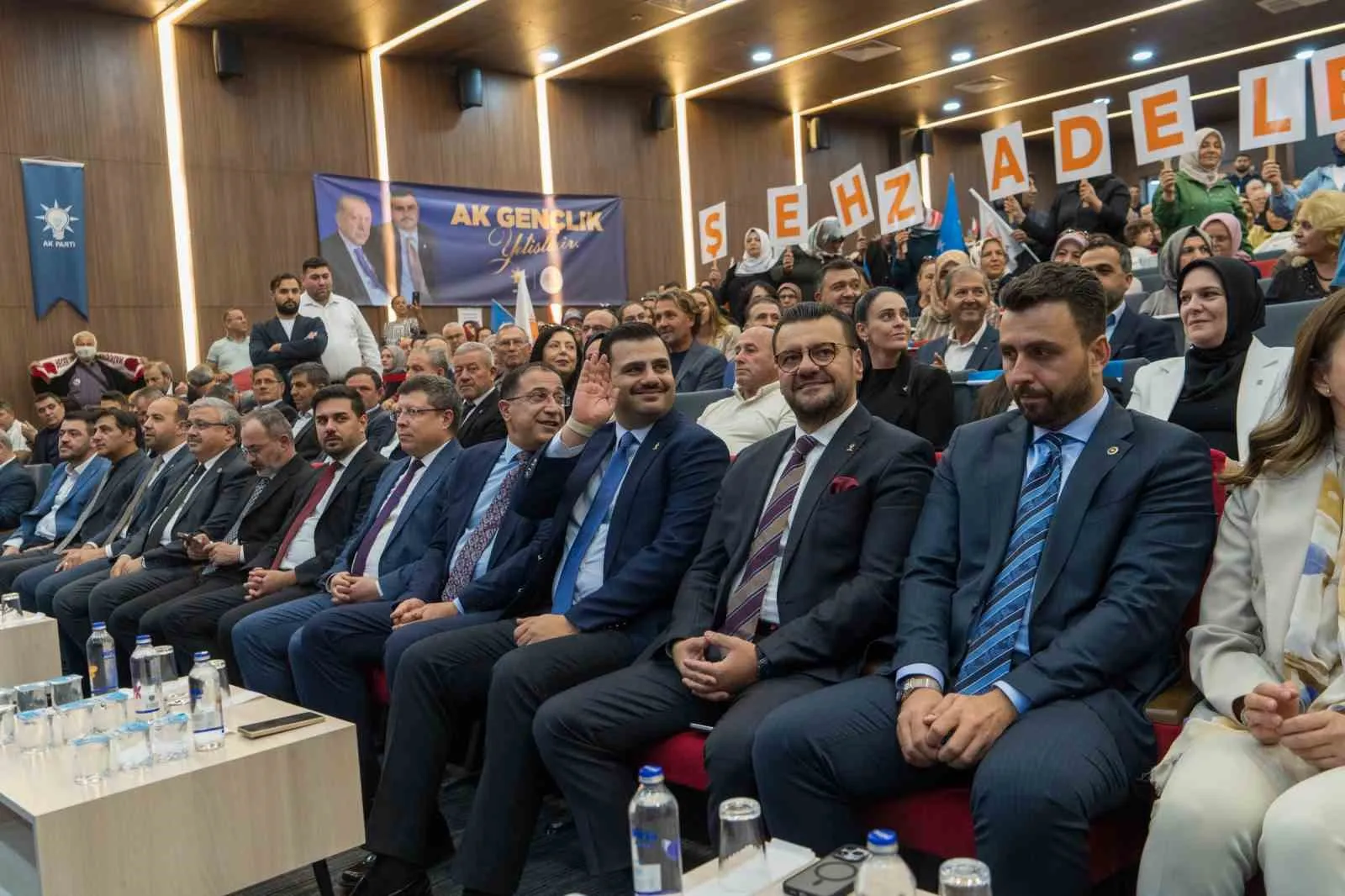 AK Partili İnan'dan Manisa'da sert çıkış: "Rüşvetin adresi benzinlikler olmasın"