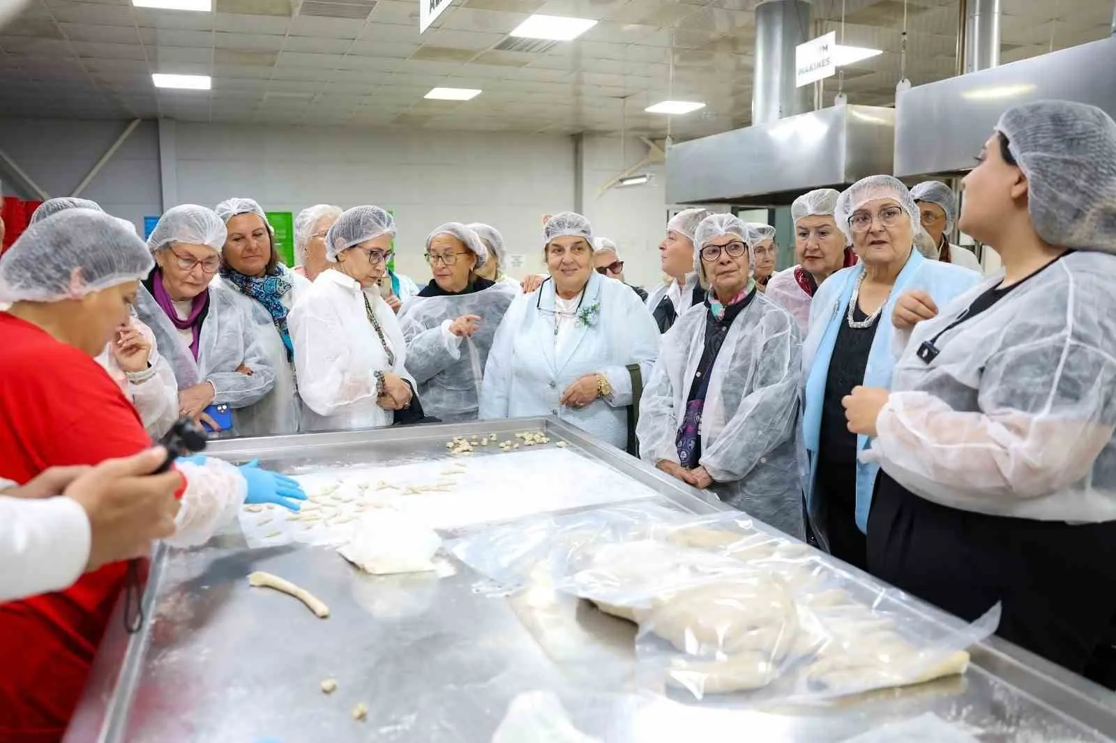Efeler'in kadın gücü Türkiye'ye örnek oldu: Konsey üyelerinden tam not