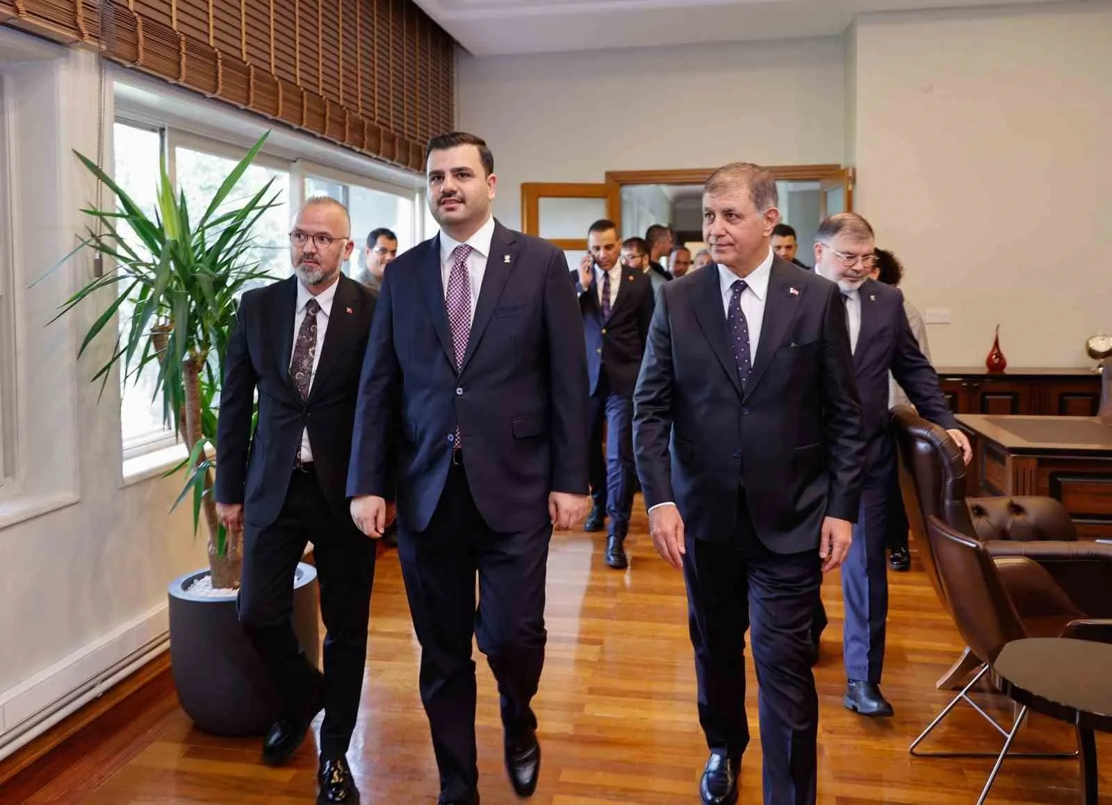 İzmir’de siyasi dengeler değişti: Şato’daki kritik zirveden iş birliği mesajı çıktı