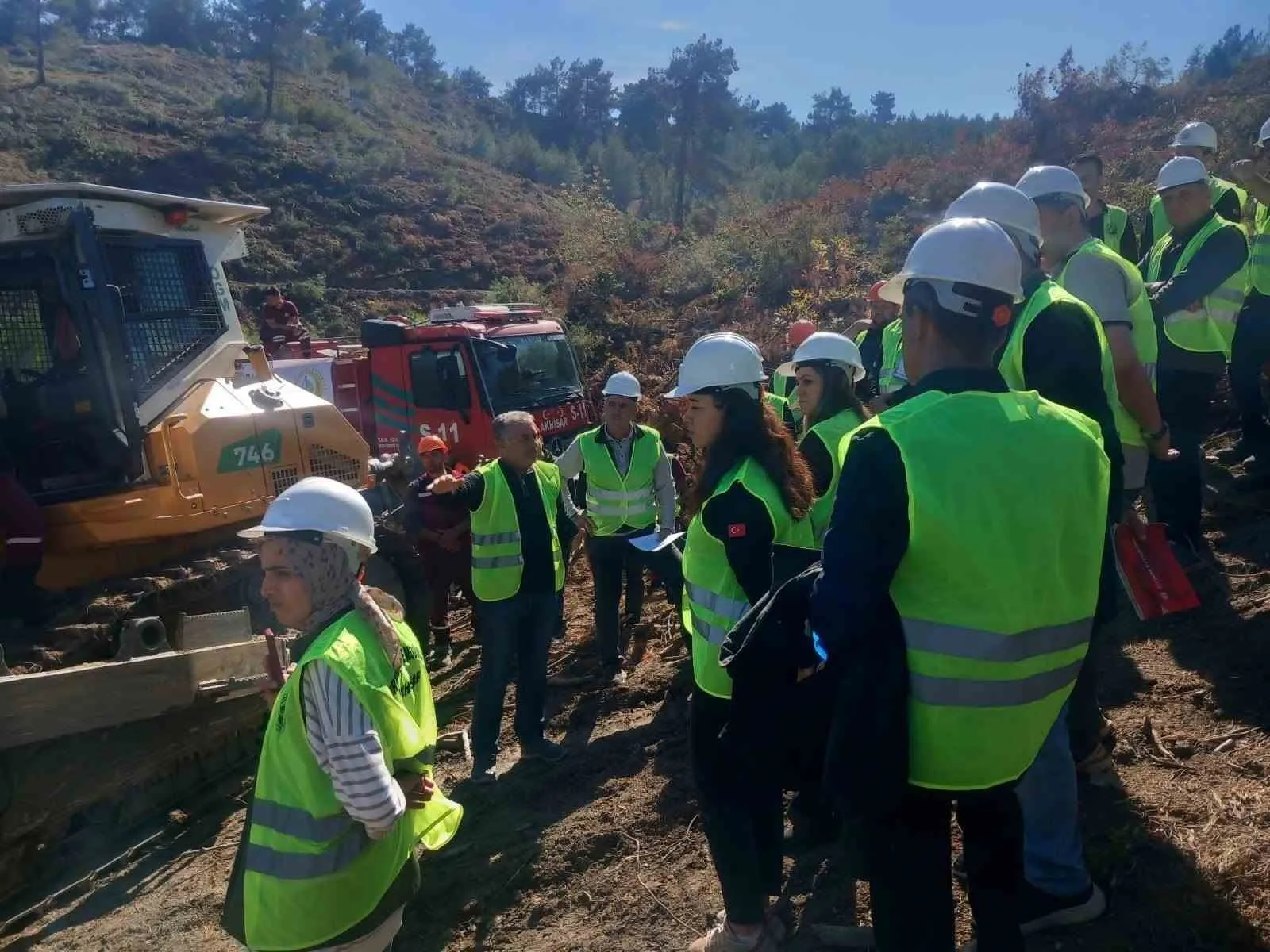 Akhisar ormanlarında uzman dokunuşu: Geleceğin yeşil mirası için sahaya indiler