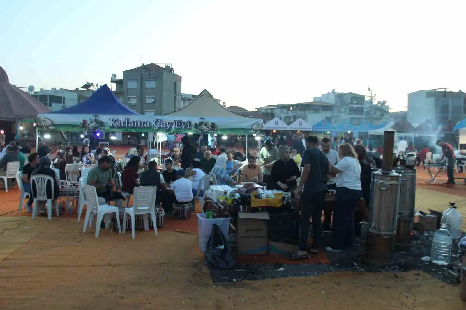 İzmir'de Dadaşlar rüzgarı son kez esiyor: Başkan Salmanoğlu’ndan final daveti