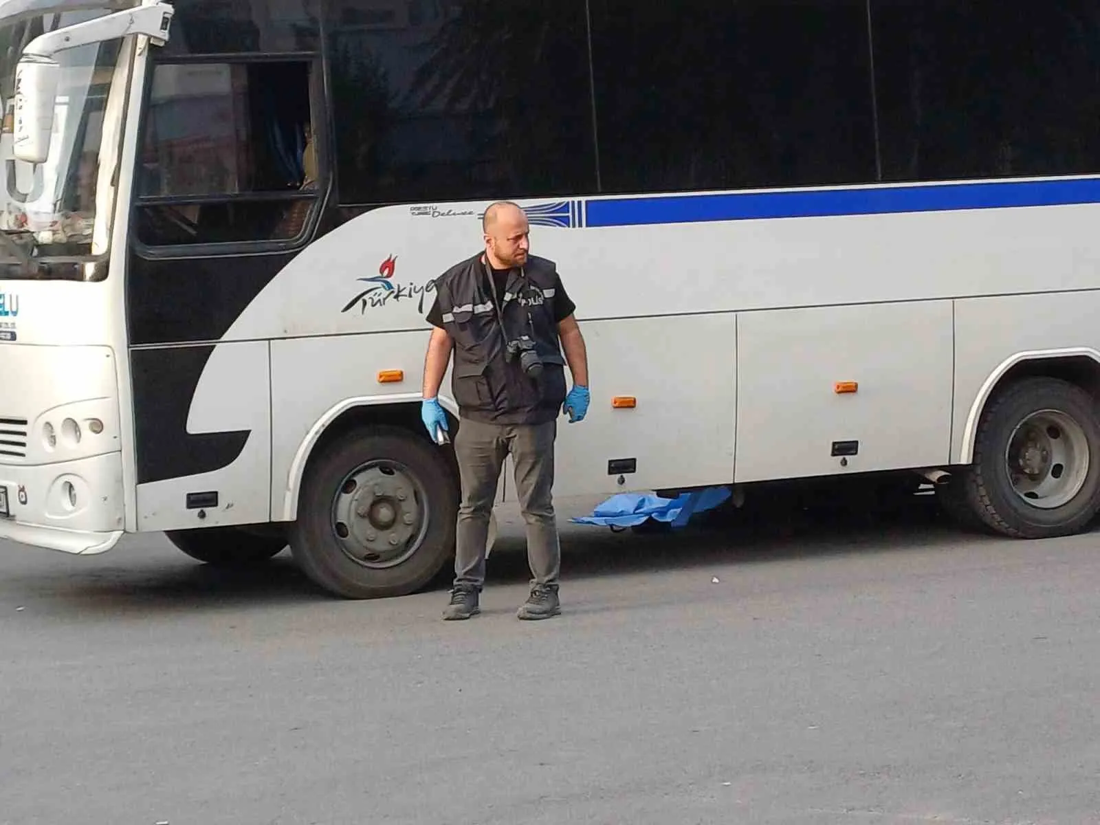 Manisa'da yürek yakan kaza: Servis minibüsünün çarptığı 8 yaşındaki çocuk yaşamını yitirdi