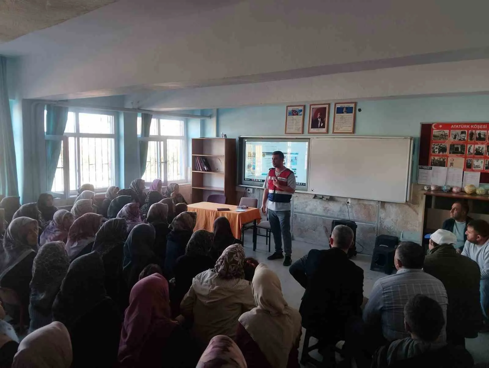 Jandarmadan dijital dünyada kalkan etkisi: Yüzlerce kişiye kritik uyarı