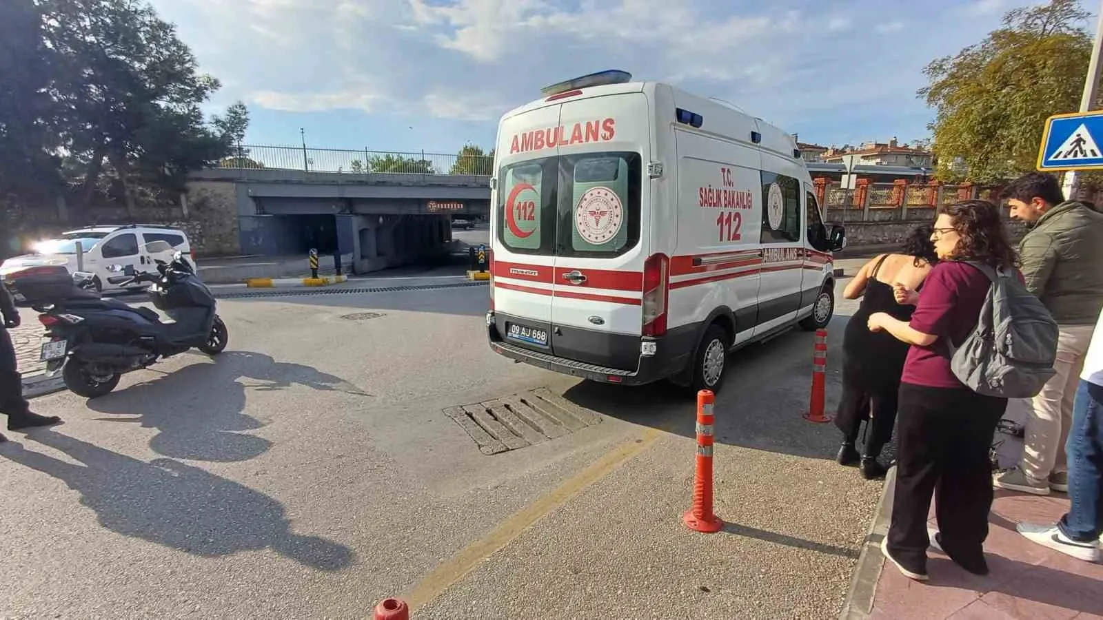 Aydın'da bisikletli sürücü için korkutan anlar: Freni sıkınca takla attı