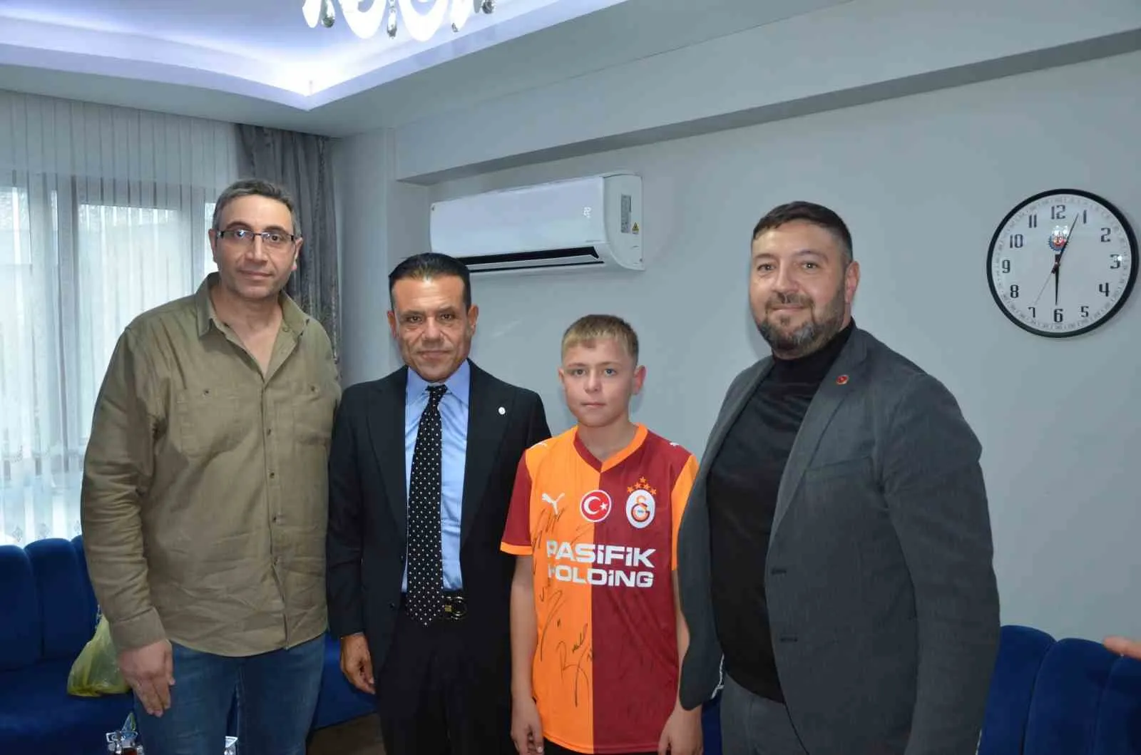 Küçük Yaşar’a dev söz: Galatasaraylı iş insanından anlamlı ziyaret
