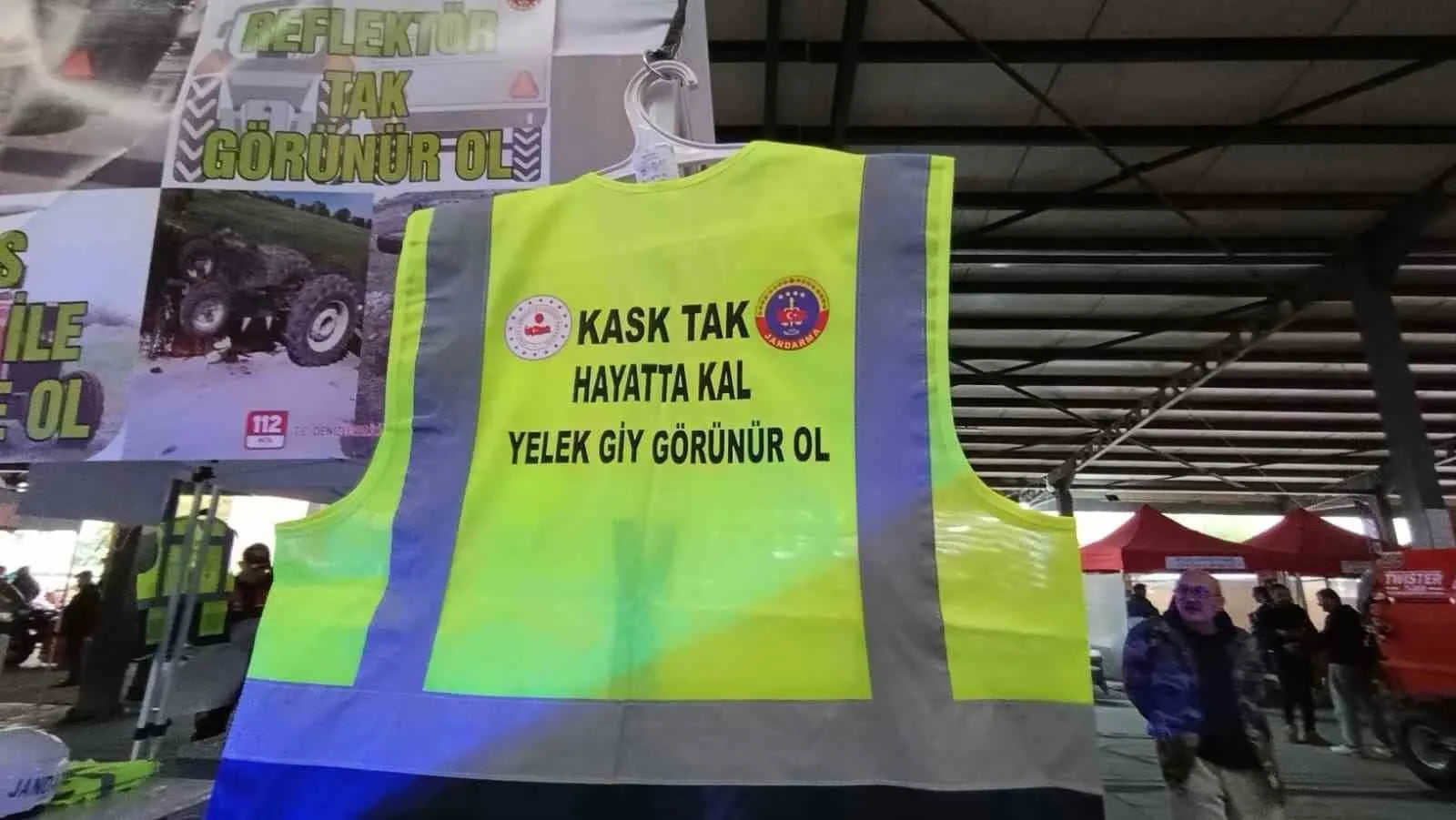 Çivril yollarında jandarmadan hayat kurtaran hediye: Görünür olun