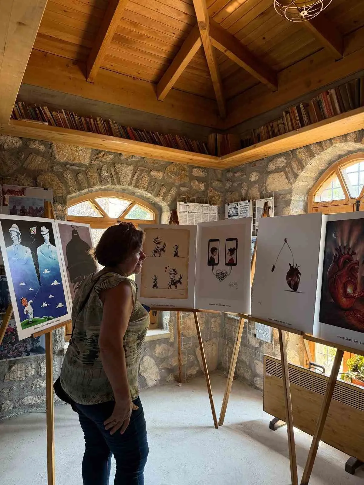Çizgilerle sevgi rüzgarı: Muğla’da uluslararası karikatür şöleni sona erdi