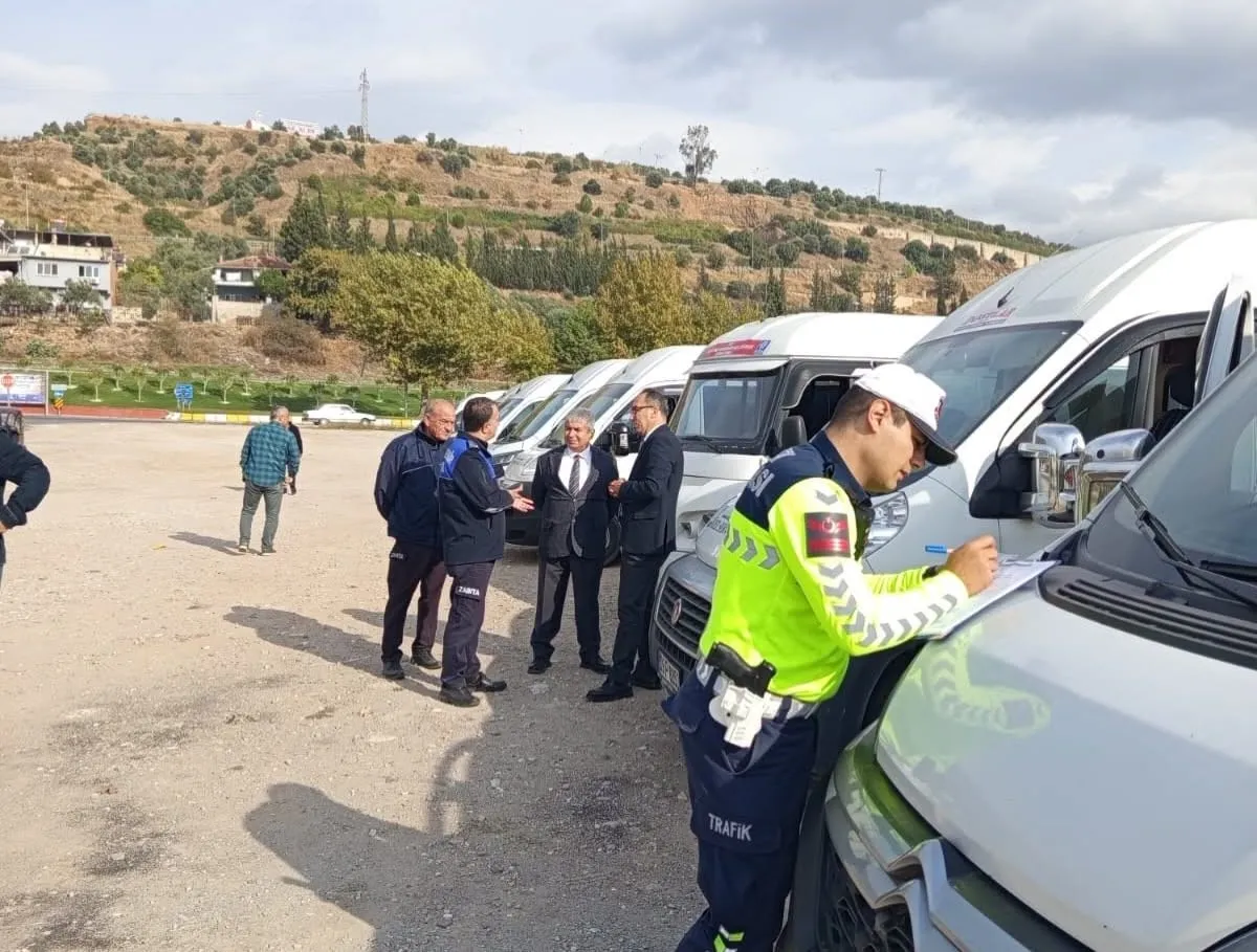 Efeler’de okul yolu denetimi: Öğrencilerin güvenliği için sıkı takip