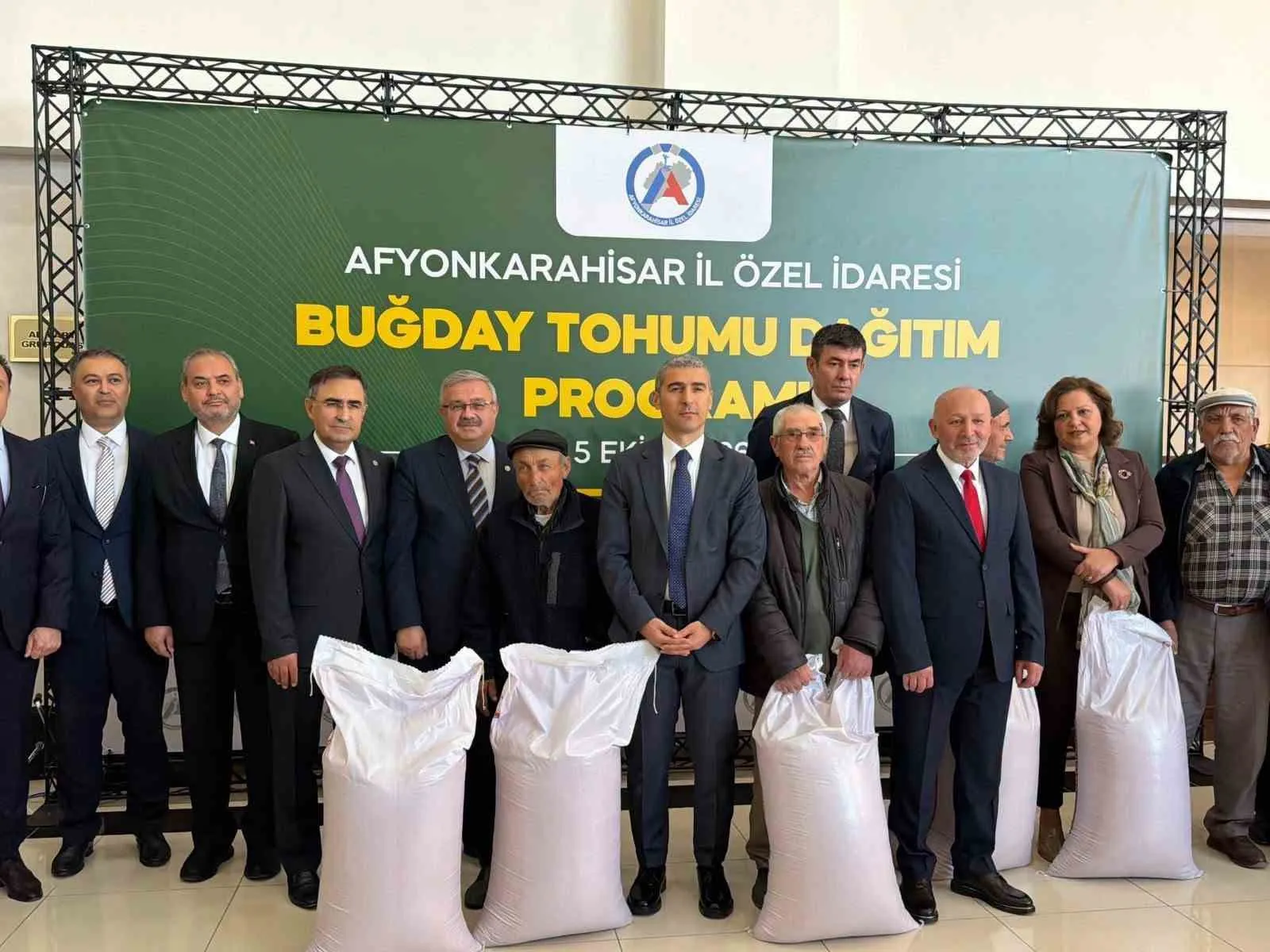 Afyonkarahisar'da çiftçinin yüzünü güldüren destek: Tohumlar yarı fiyatına teslim ediliyor